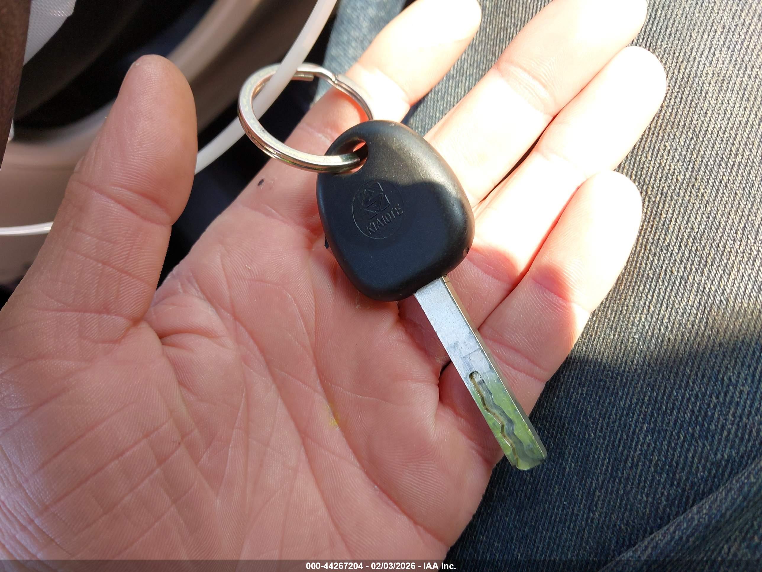 HYUNDAI ACCENT image 11