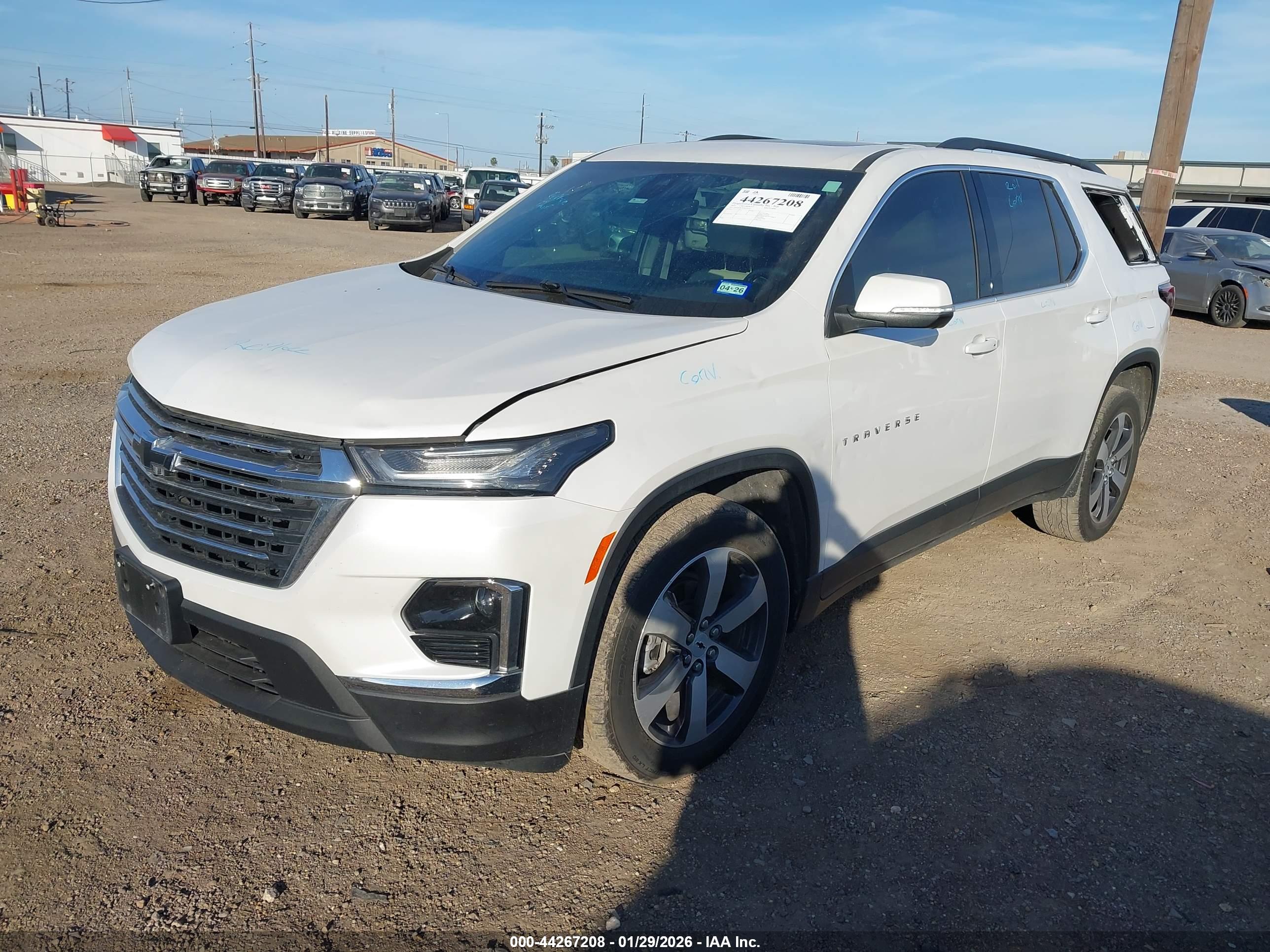 CHEVROLET TRAVERSE image 2