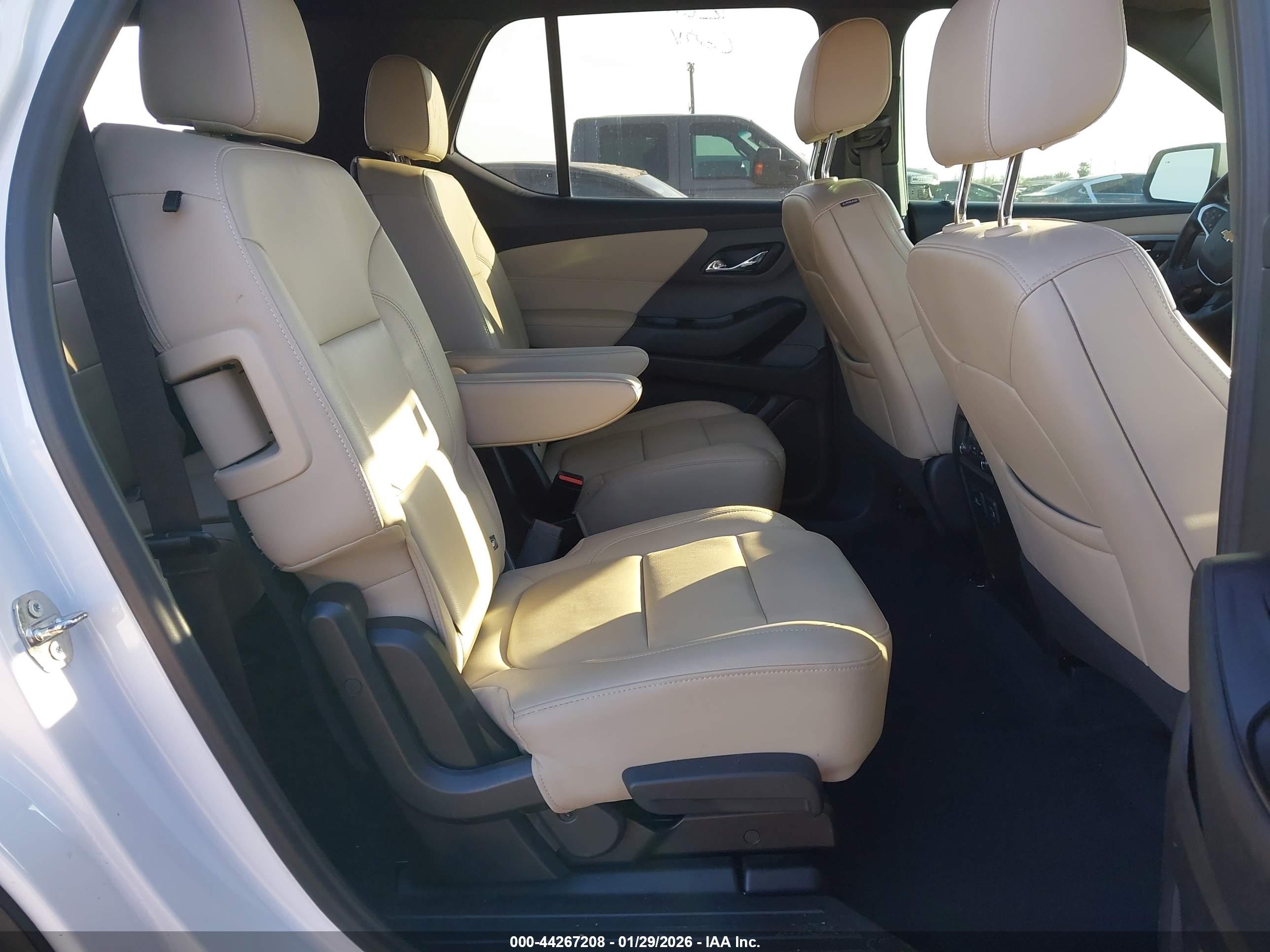 CHEVROLET TRAVERSE image 8