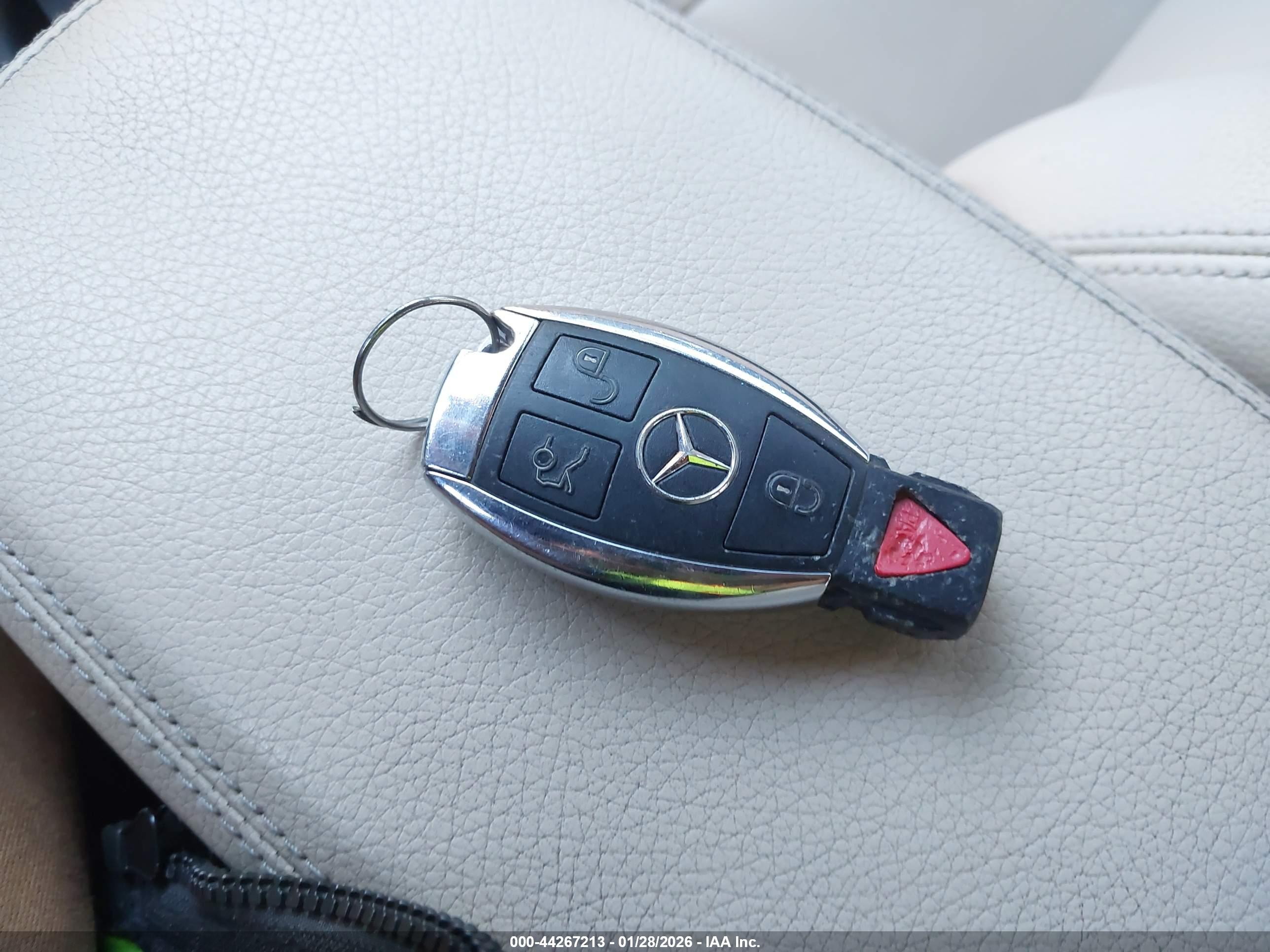 MERCEDES-BENZ GLA image 11