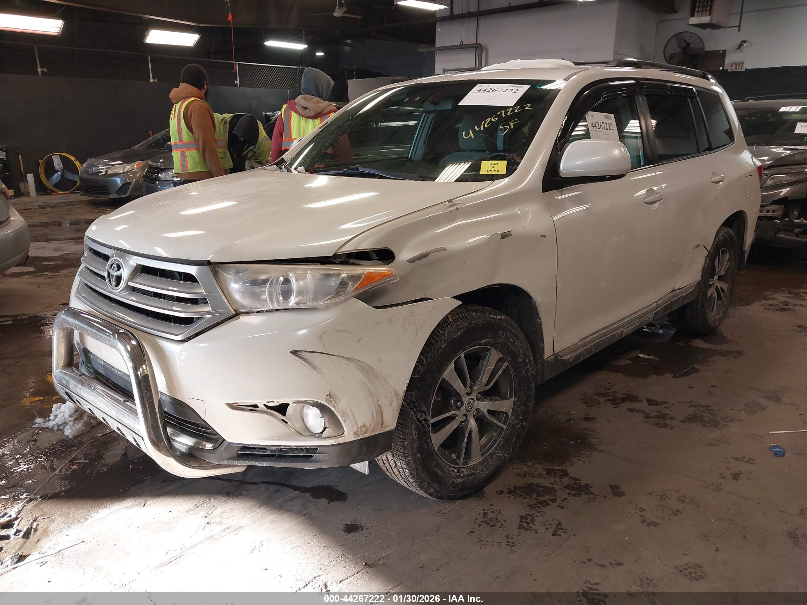 TOYOTA HIGHLANDER image 2