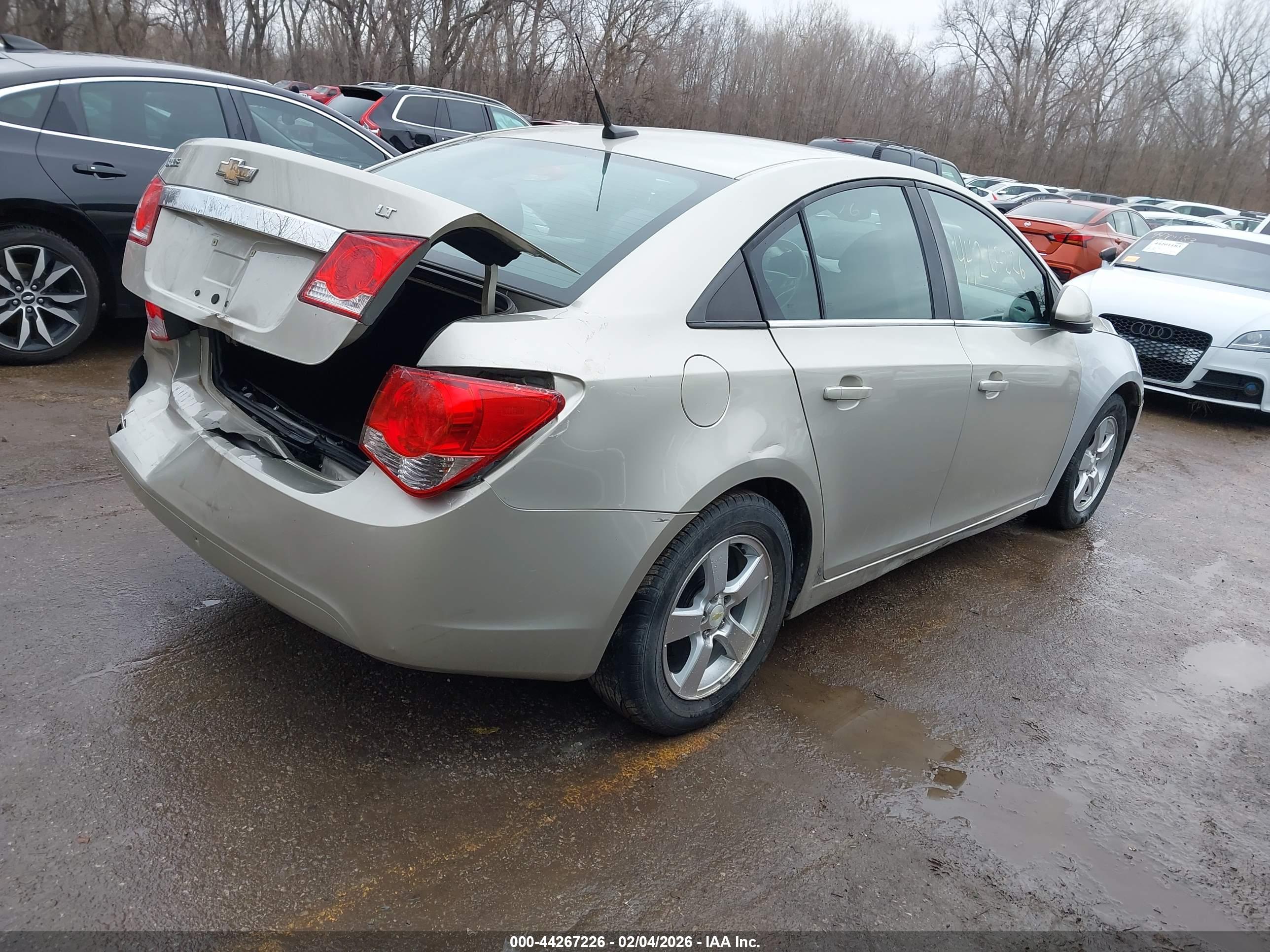 CHEVROLET CRUZE image 4