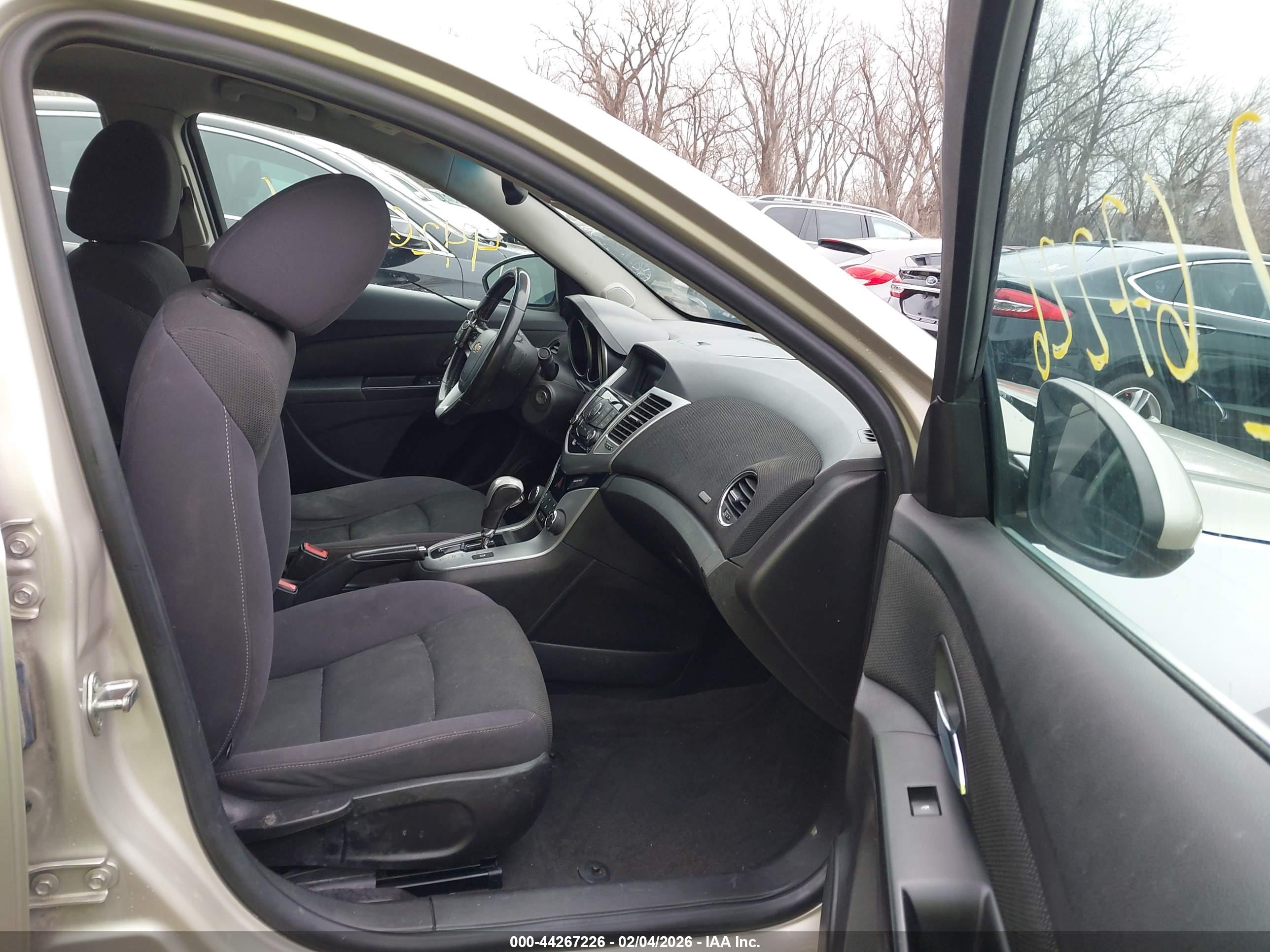 CHEVROLET CRUZE image 5
