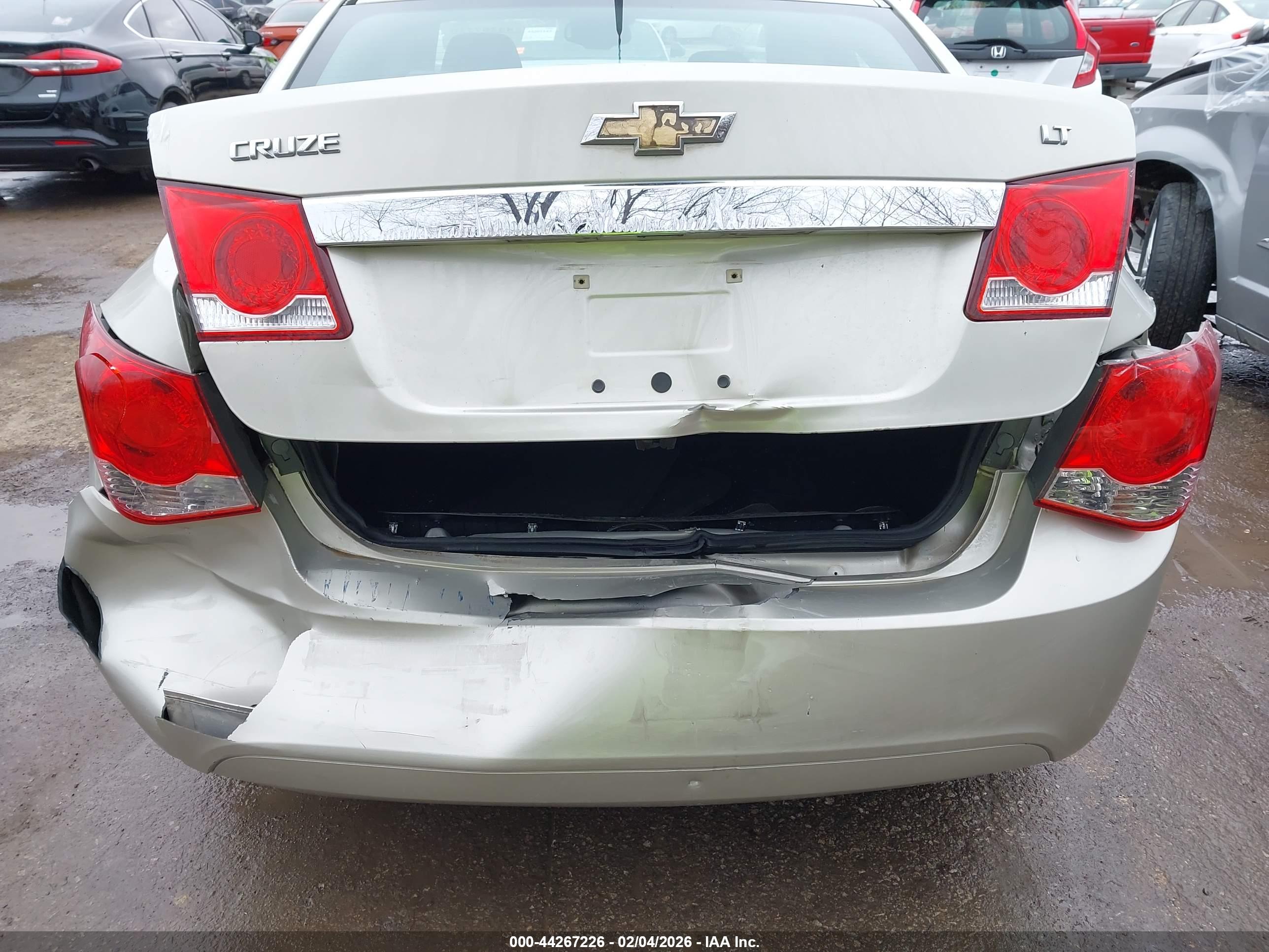 CHEVROLET CRUZE image 6