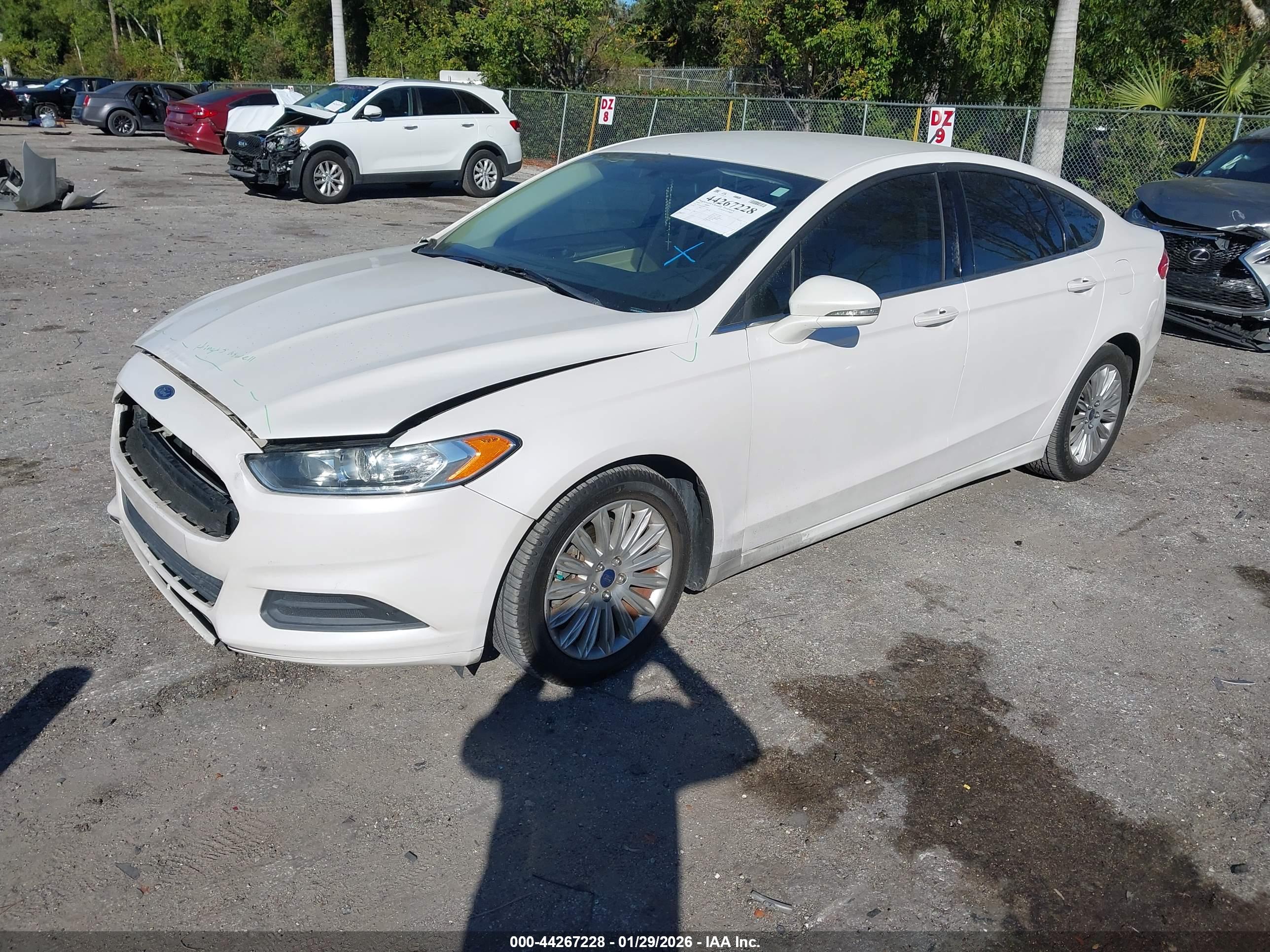 FORD FUSION image 2