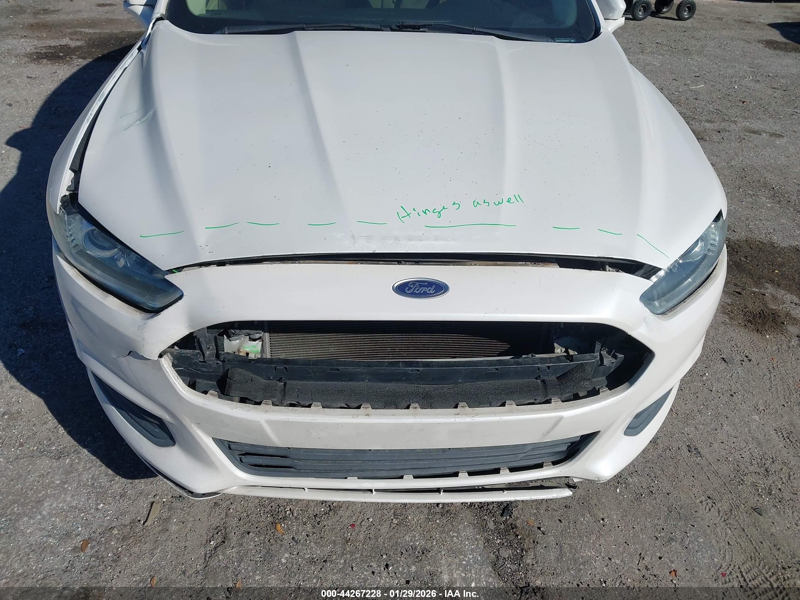 FORD FUSION image 6