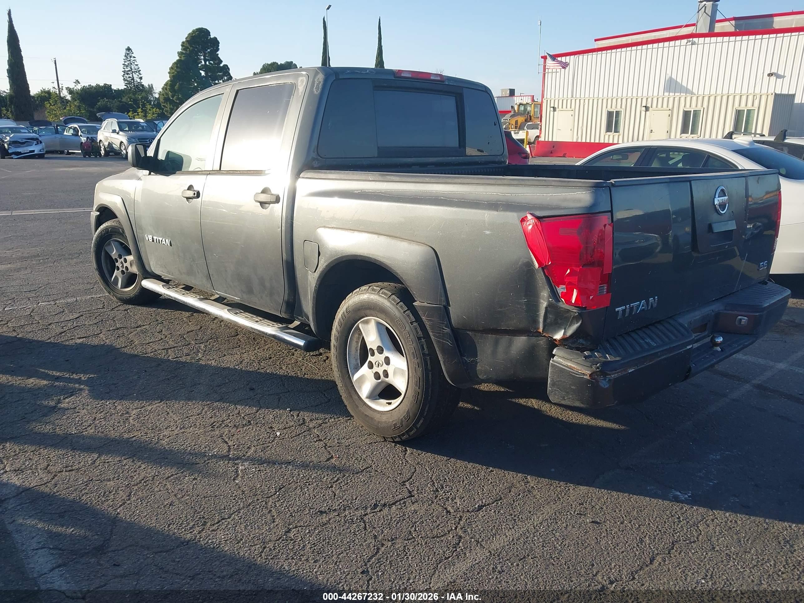 NISSAN TITAN image 3