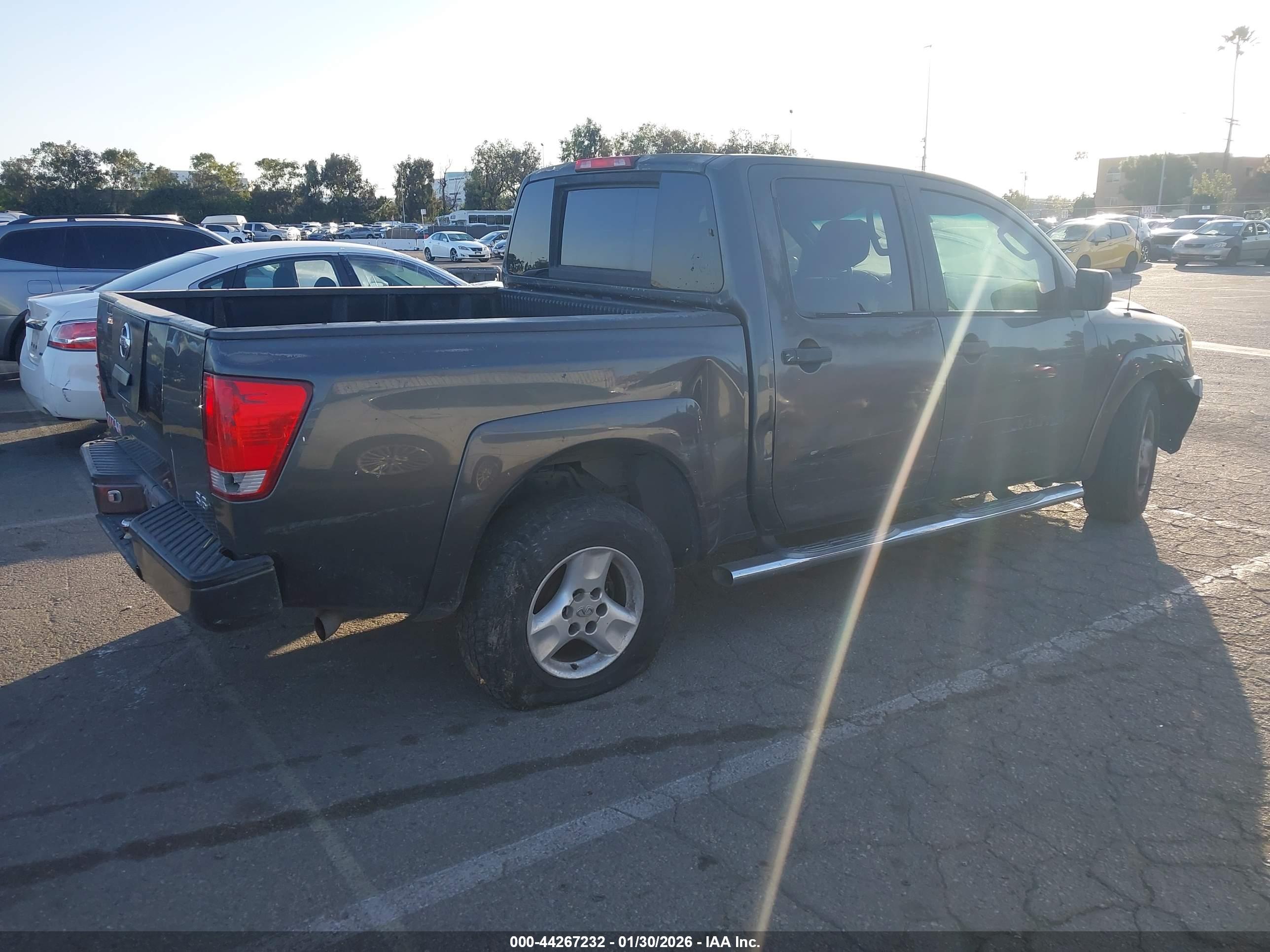 NISSAN TITAN image 4