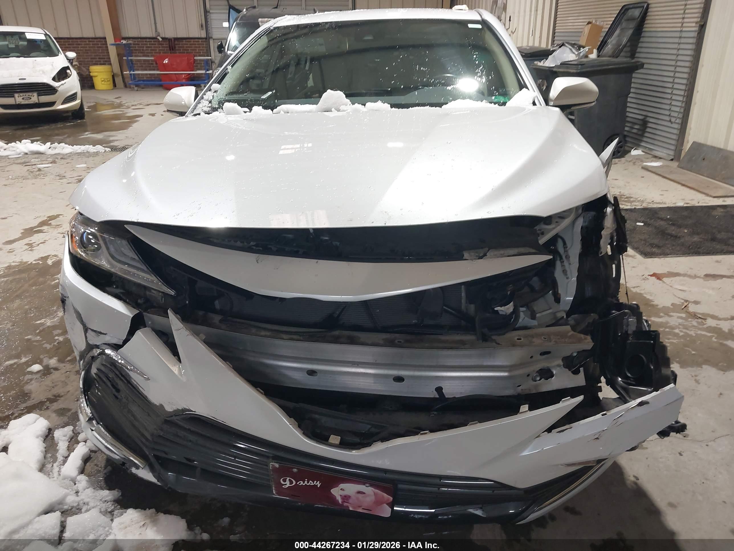 TOYOTA CAMRY image 6