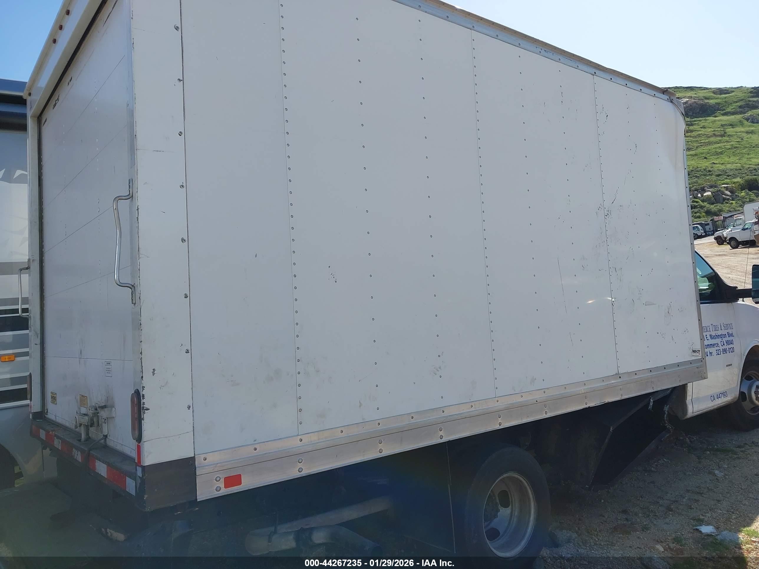 CHEVROLET EXPRESS image 4