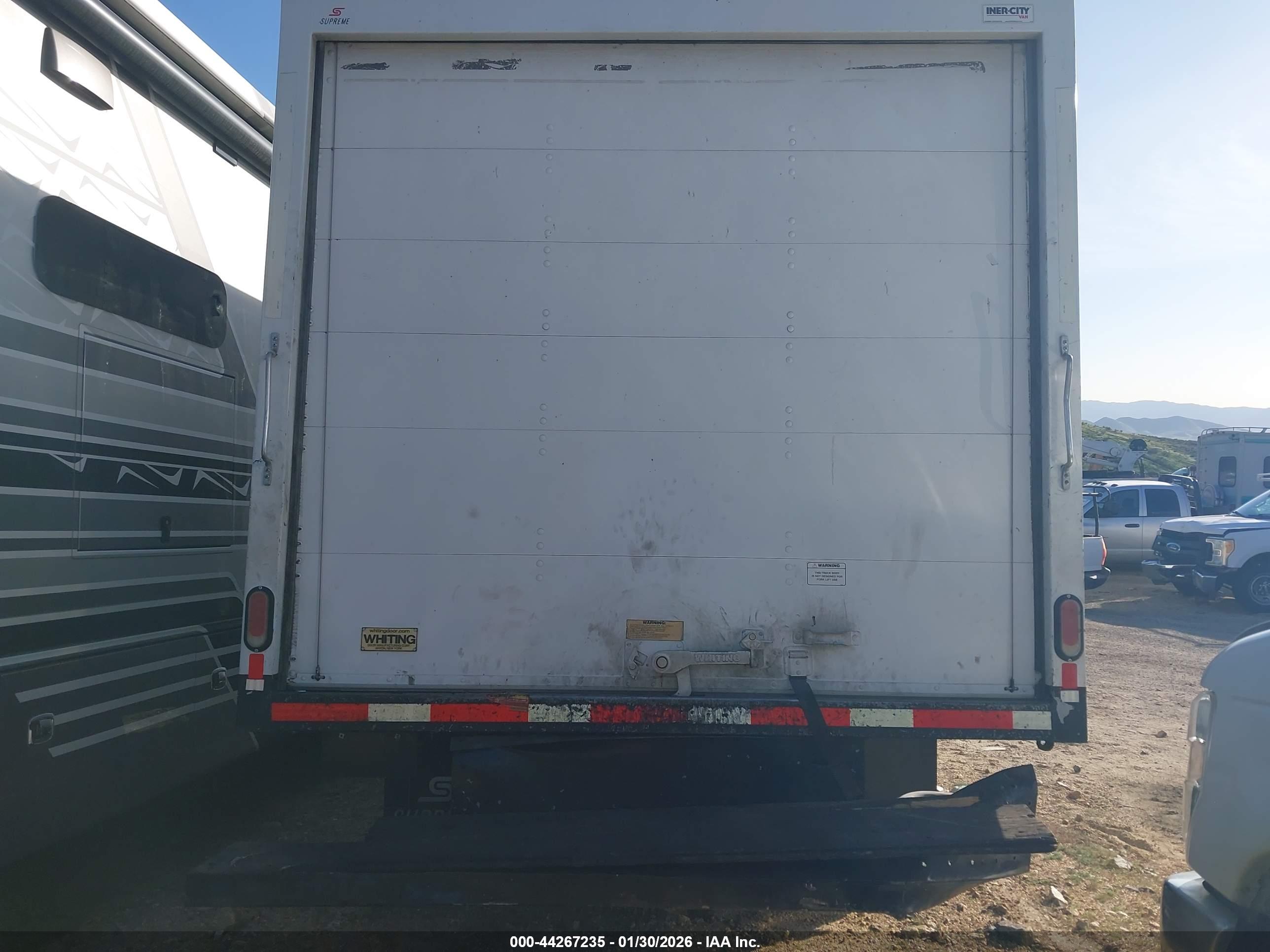 CHEVROLET EXPRESS image 8