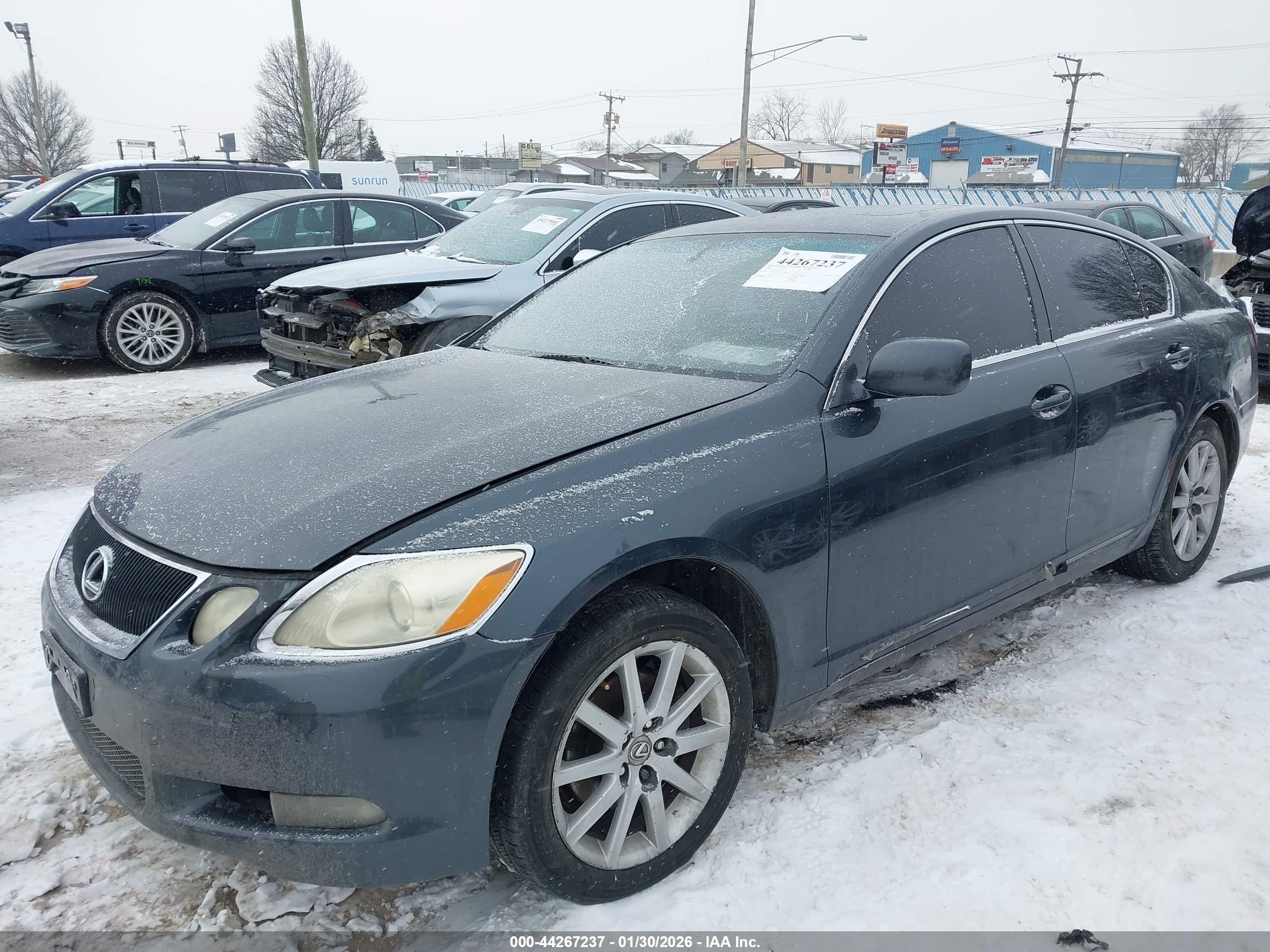 LEXUS GS image 2