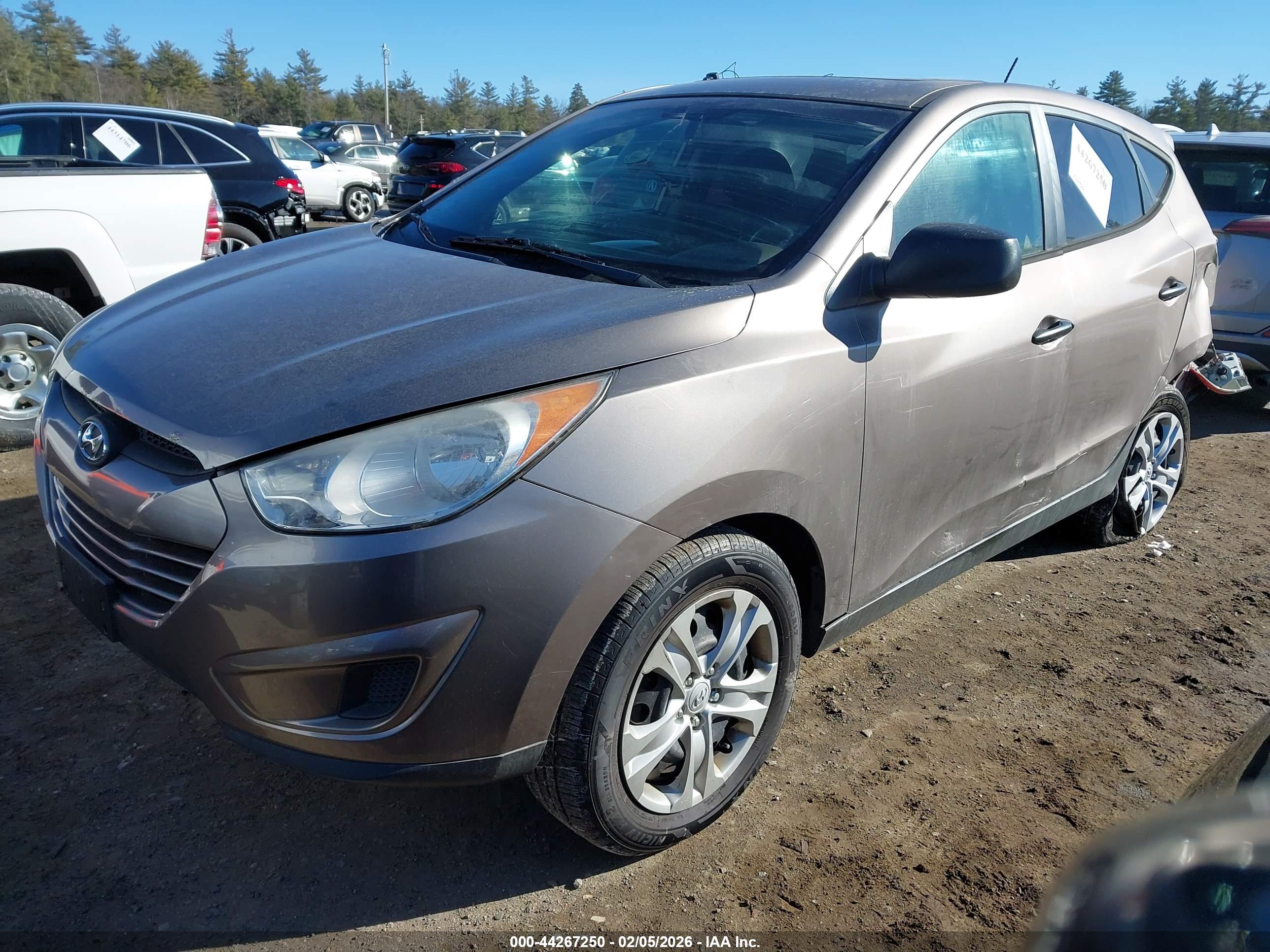 HYUNDAI TUCSON image 2