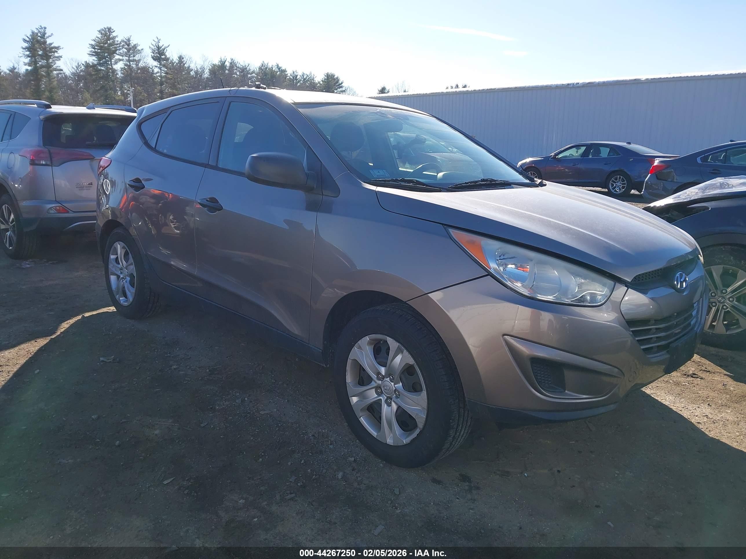 HYUNDAI TUCSON image 3