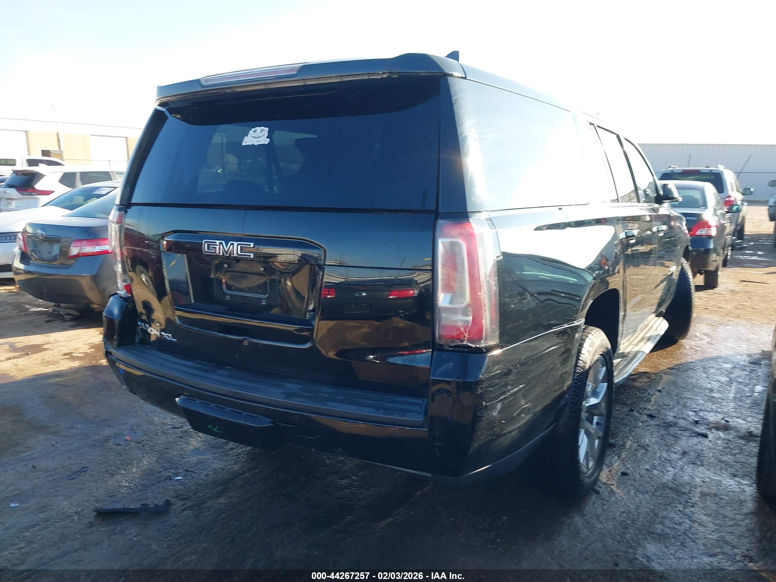 GMC YUKON image 4