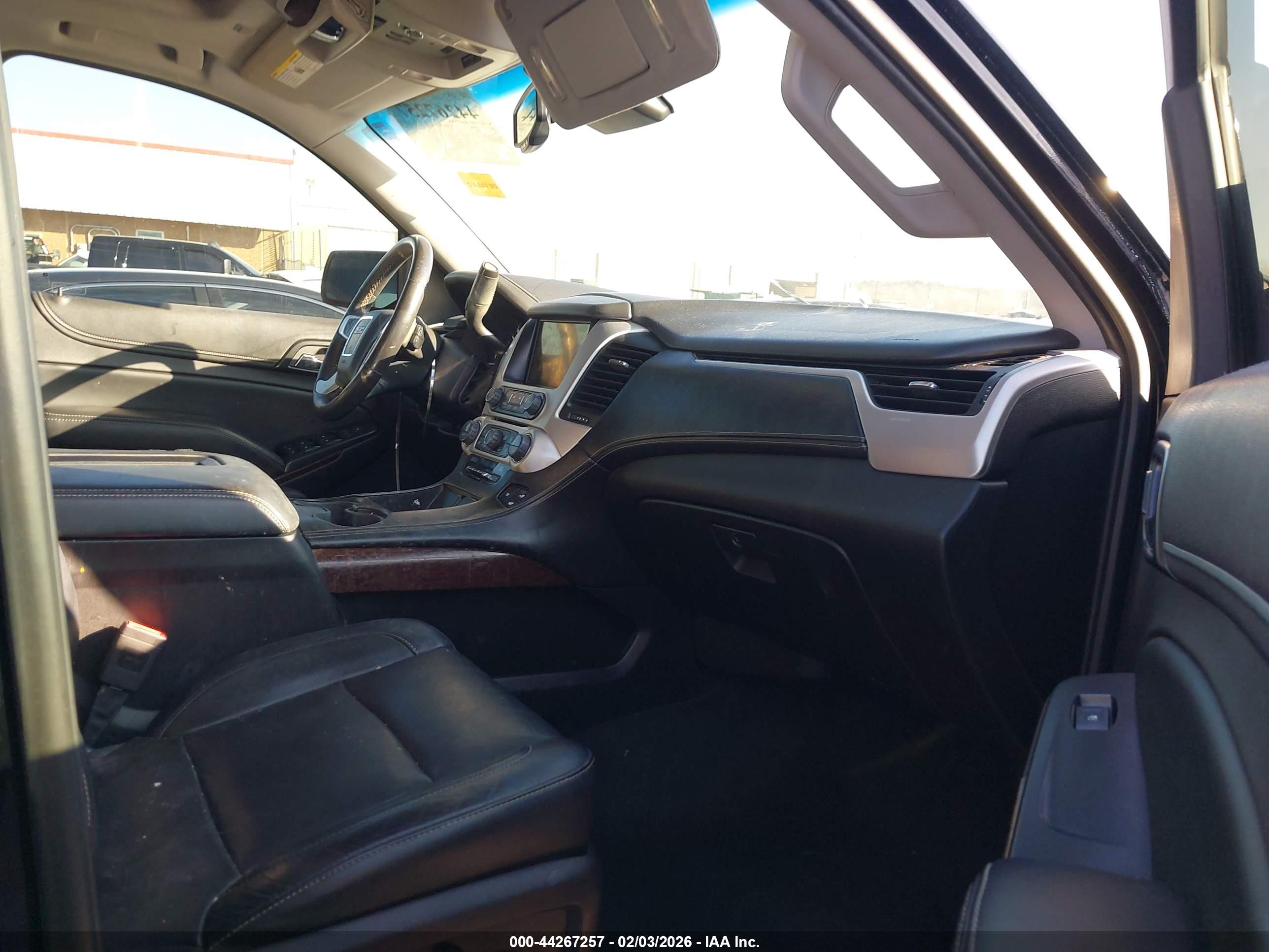GMC YUKON image 5