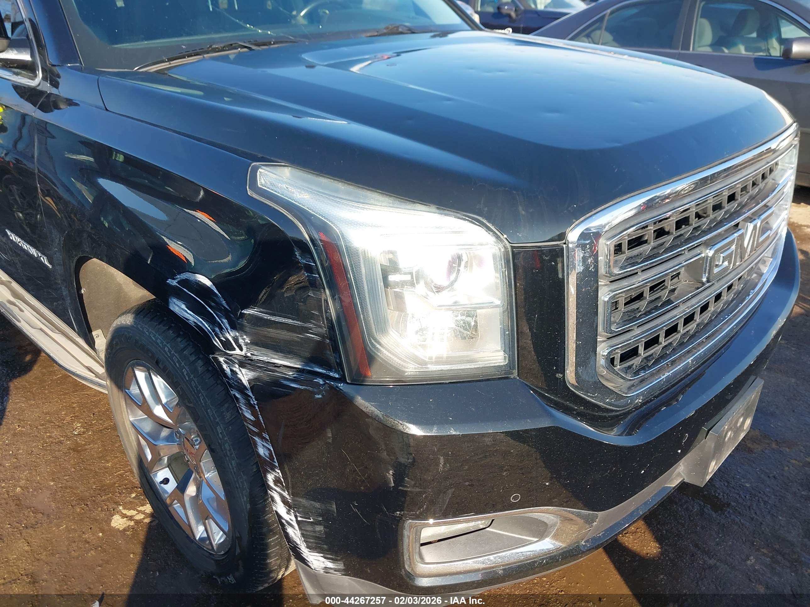 GMC YUKON image 6