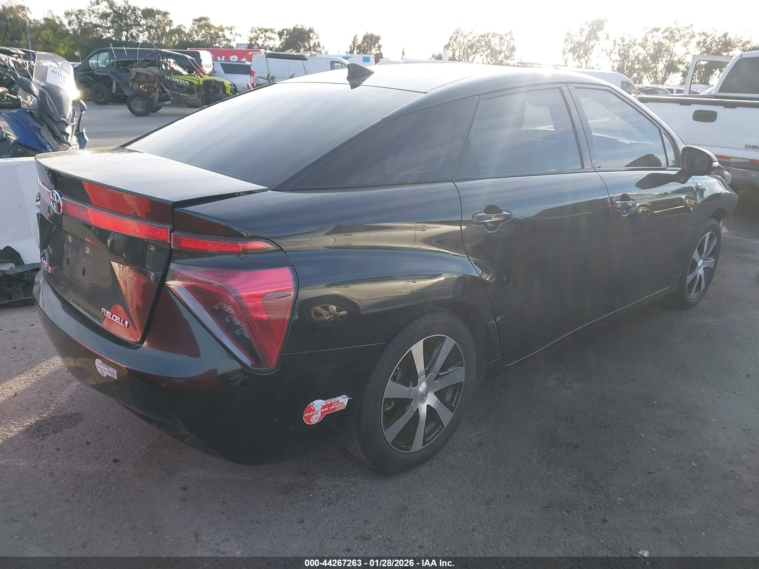 TOYOTA MIRAI image 4