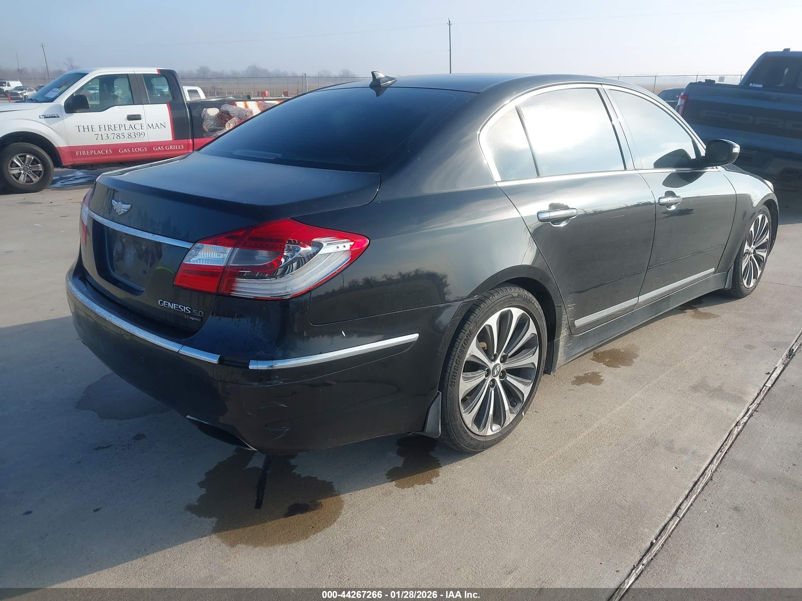 HYUNDAI GENESIS image 4