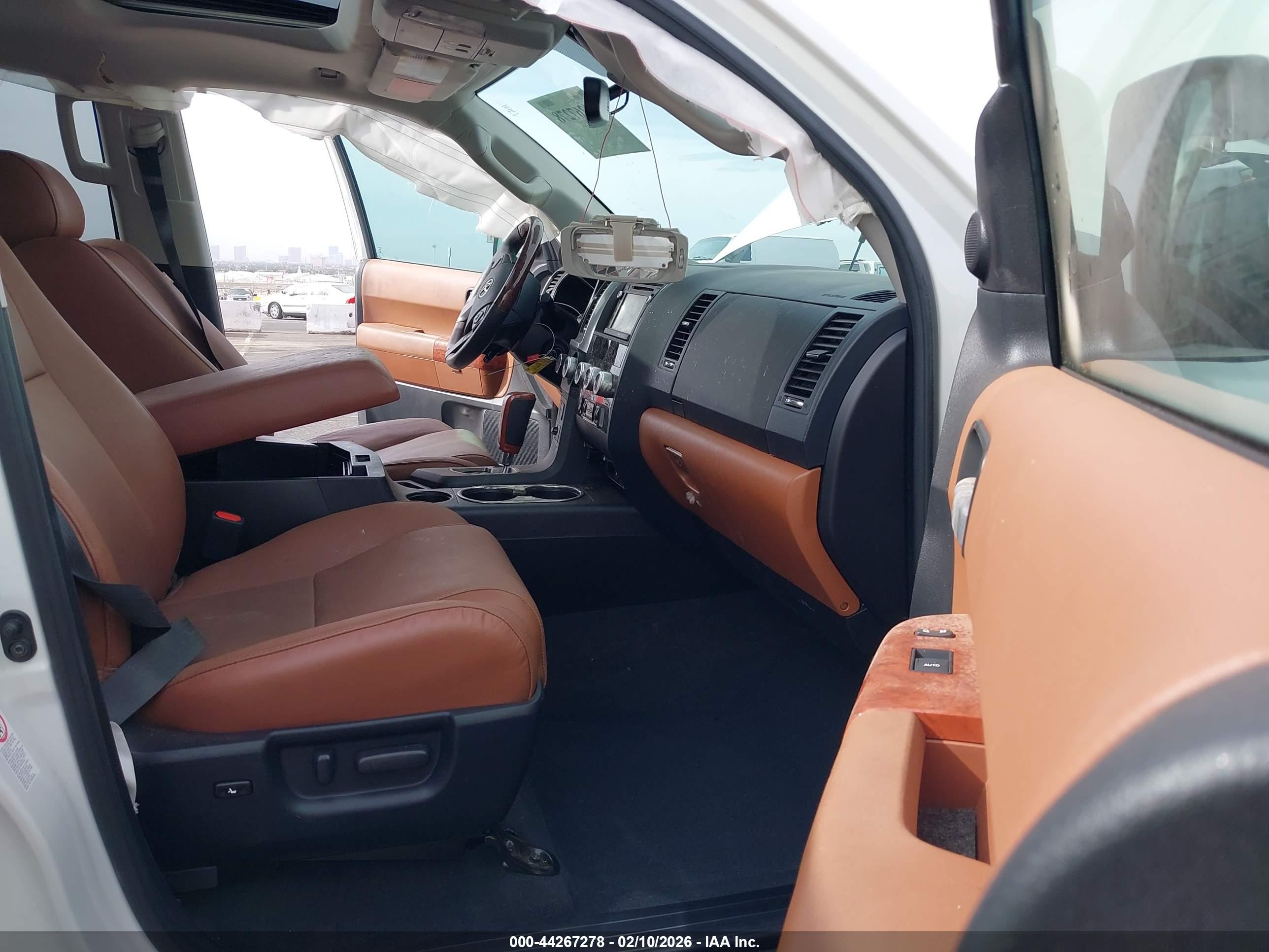 TOYOTA SEQUOIA image 5