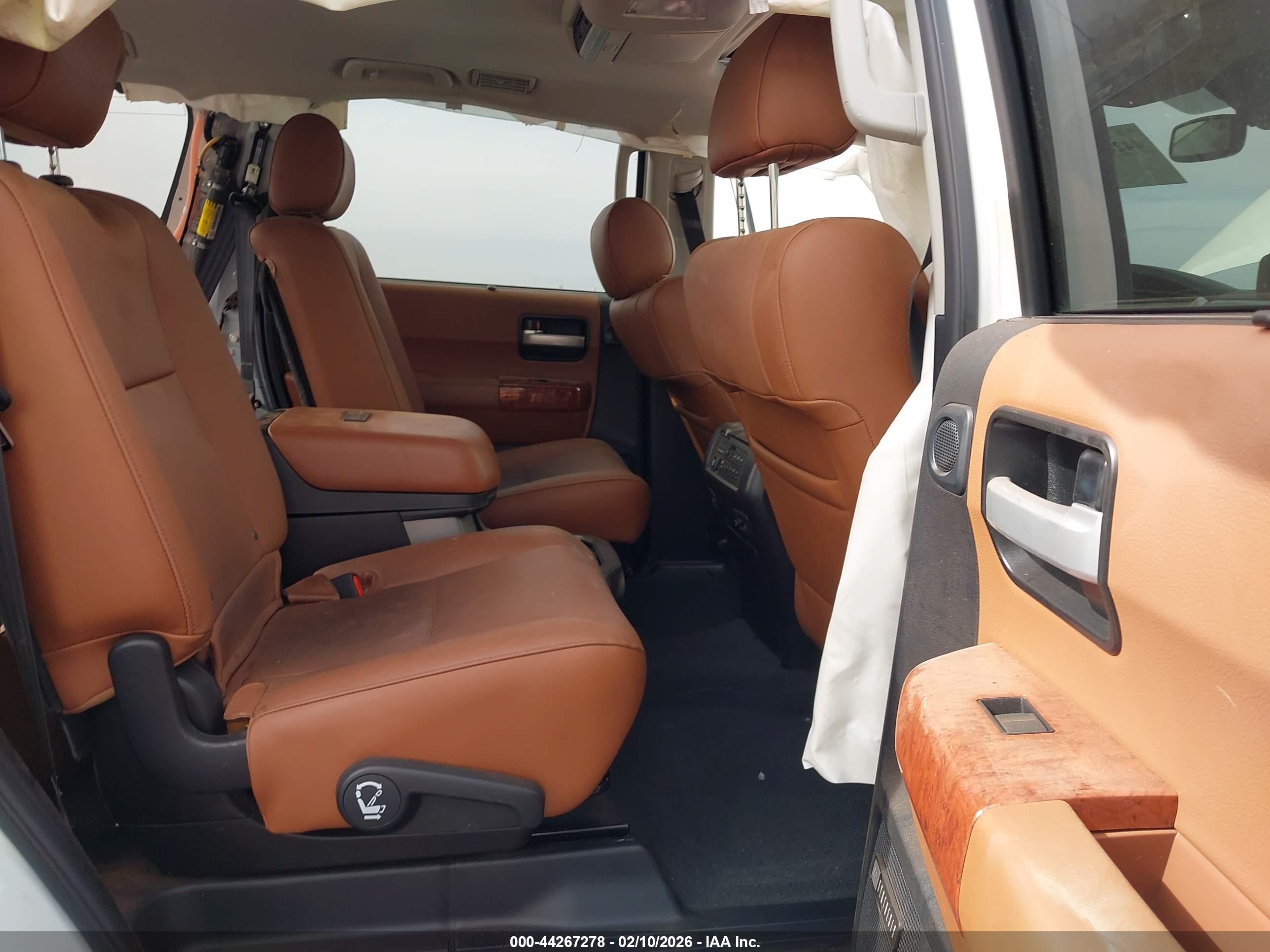 TOYOTA SEQUOIA image 8