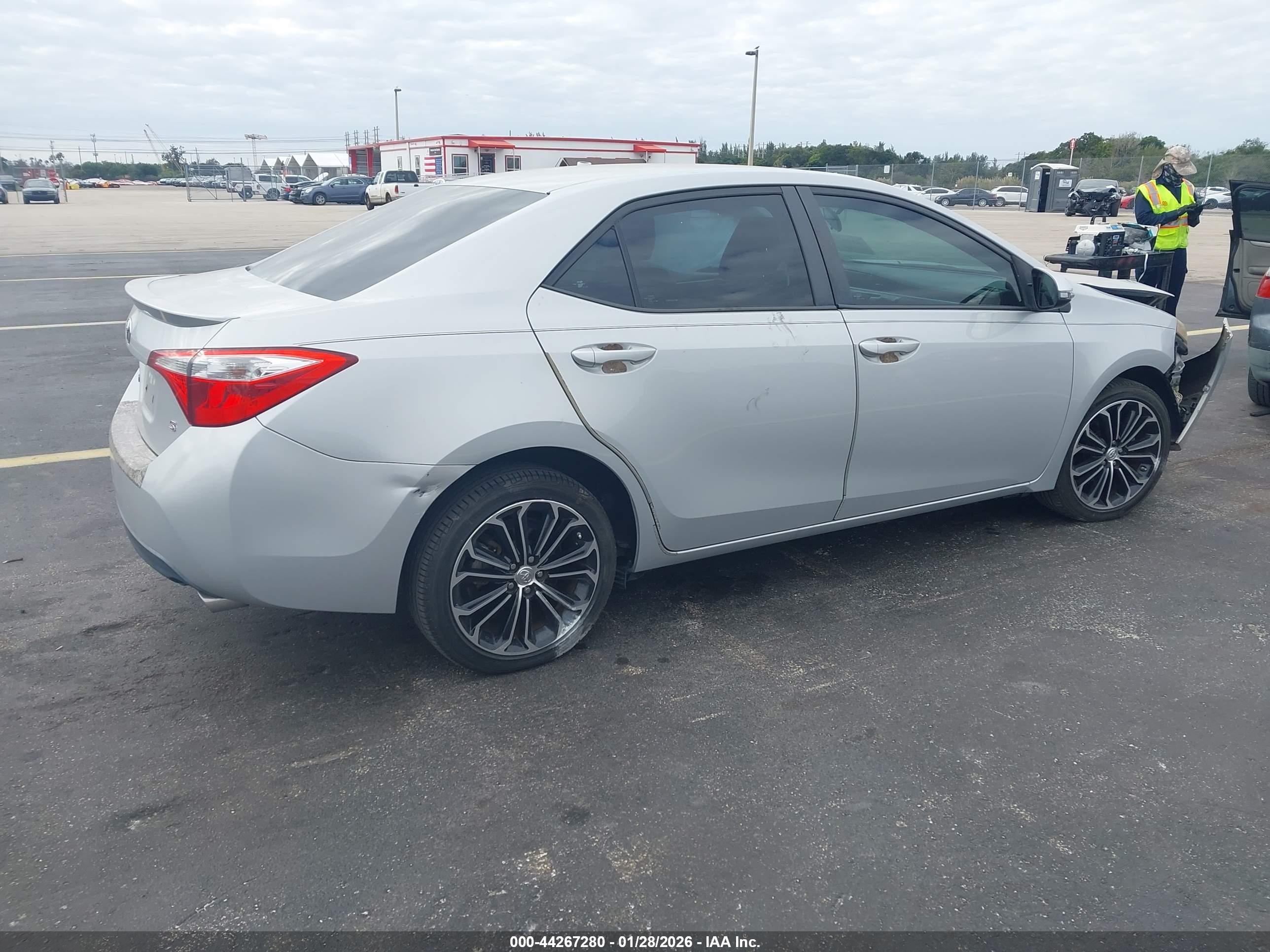 TOYOTA COROLLA image 4