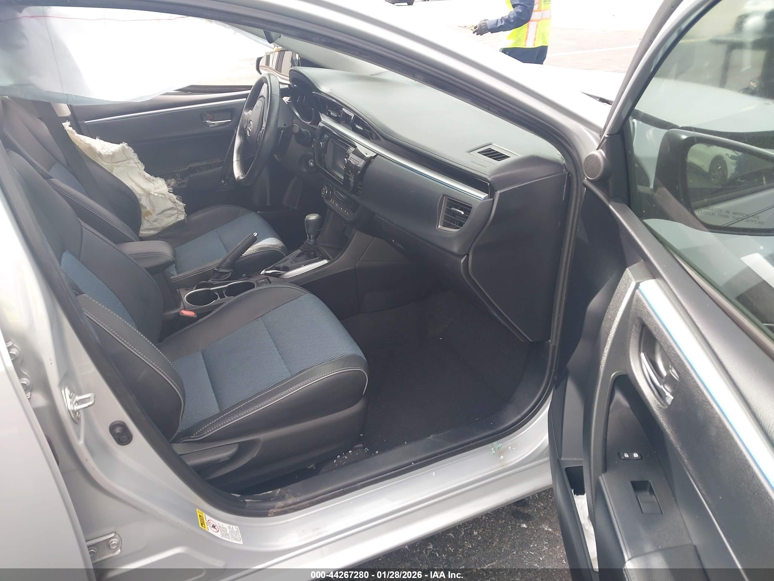 TOYOTA COROLLA image 5