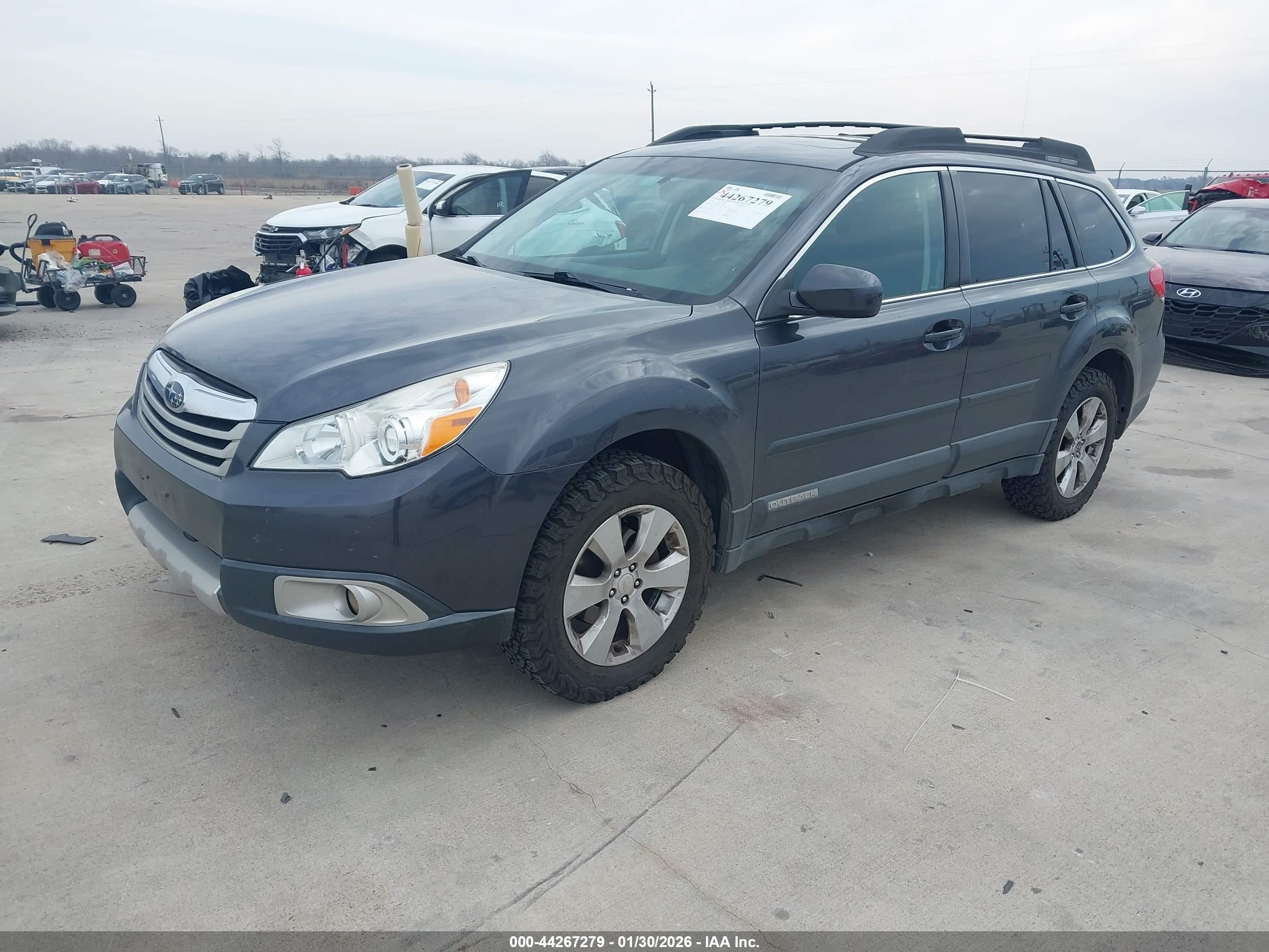 SUBARU OUTBACK image 2