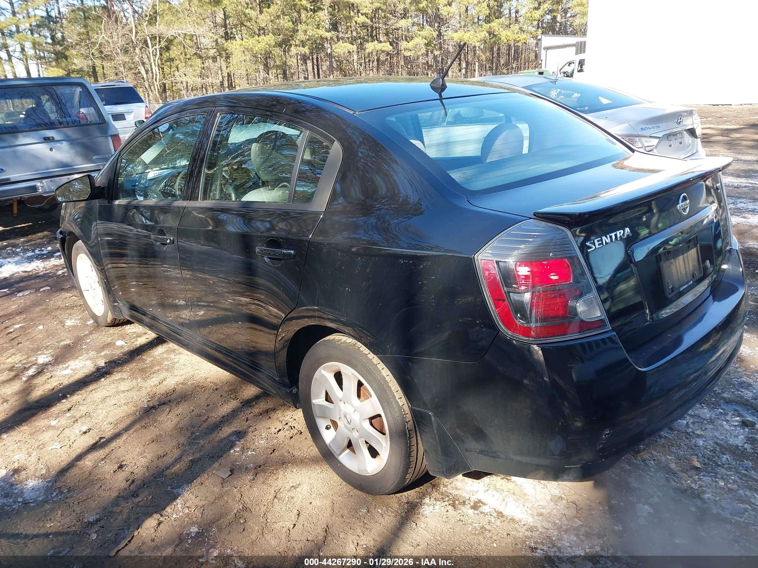 NISSAN SENTRA image 3