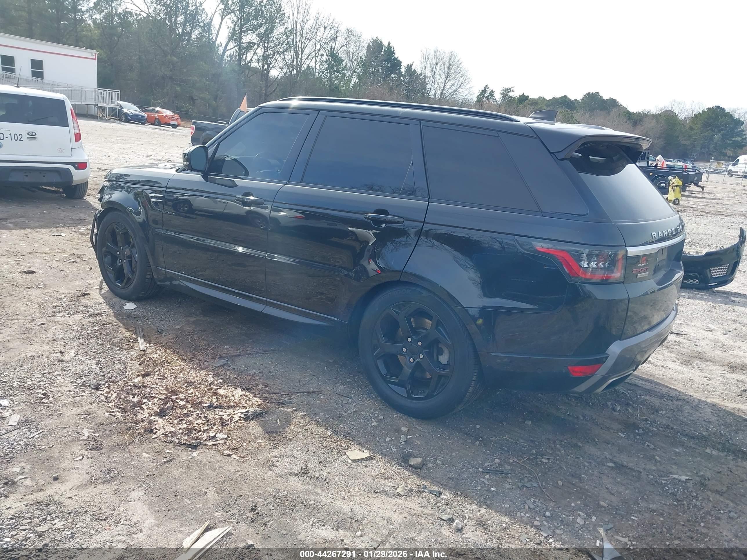 LAND ROVER image 3