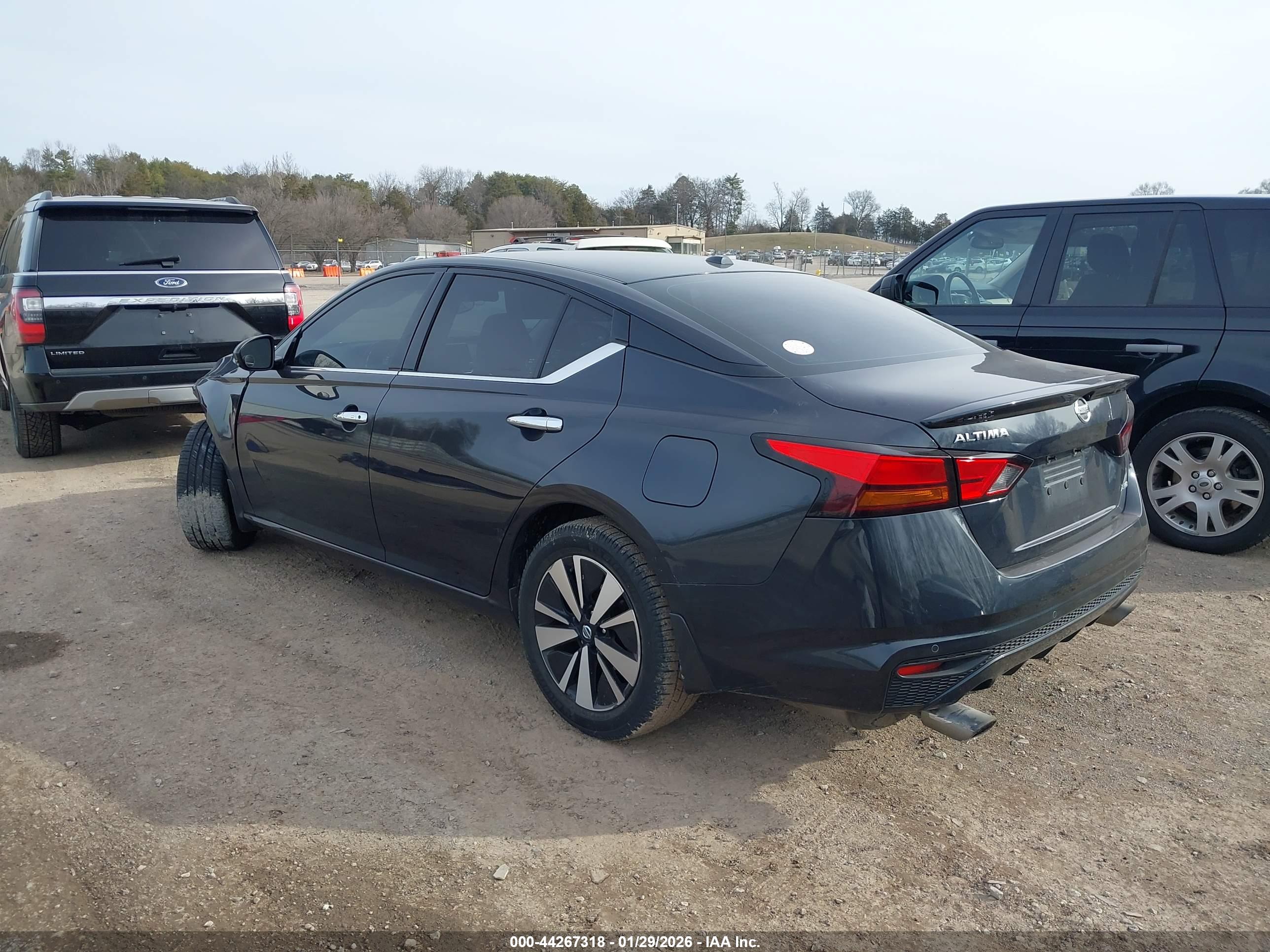 NISSAN ALTIMA image 3