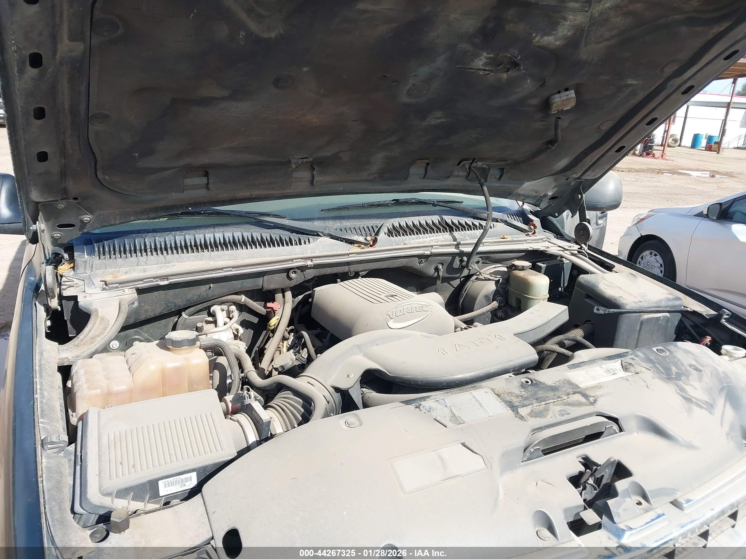 CHEVROLET TAHOE image 10