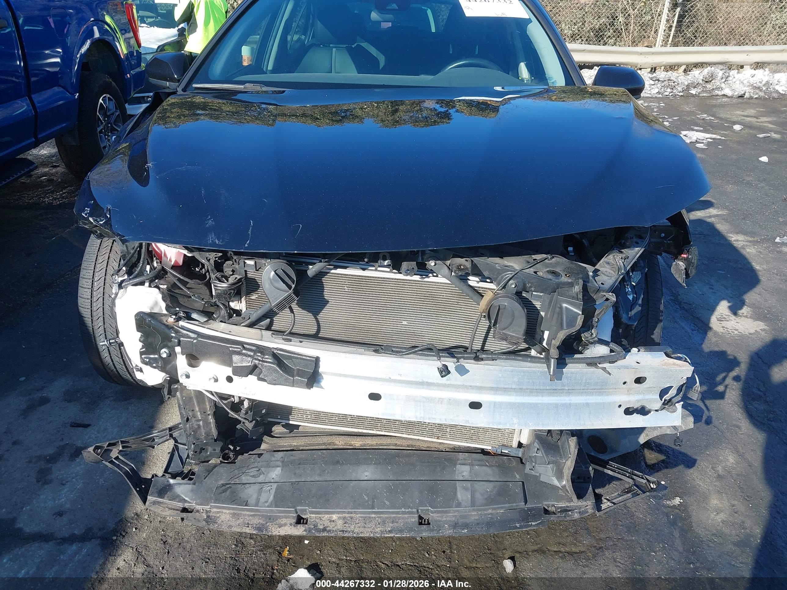TOYOTA CAMRY image 6