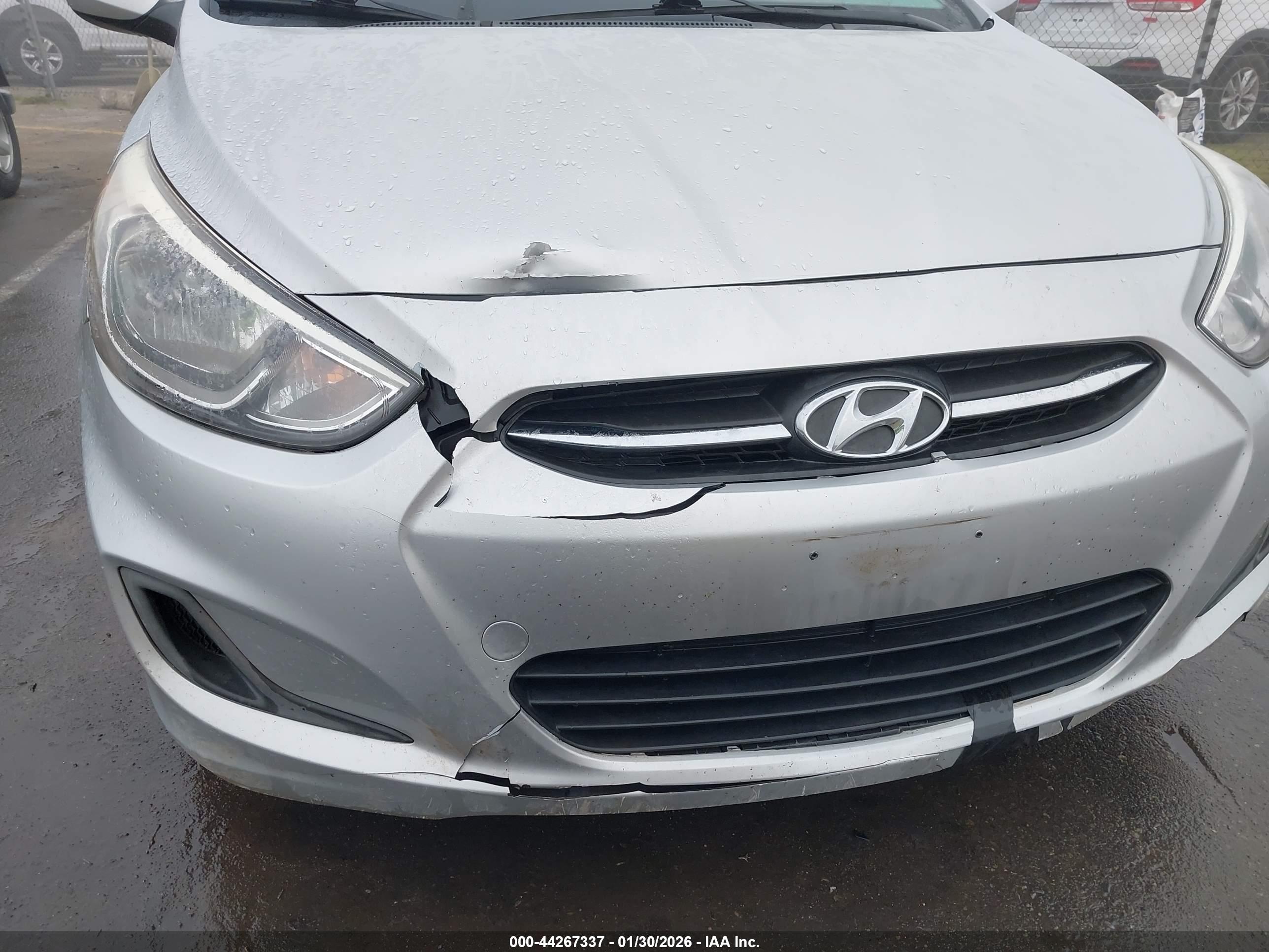 HYUNDAI ACCENT image 6