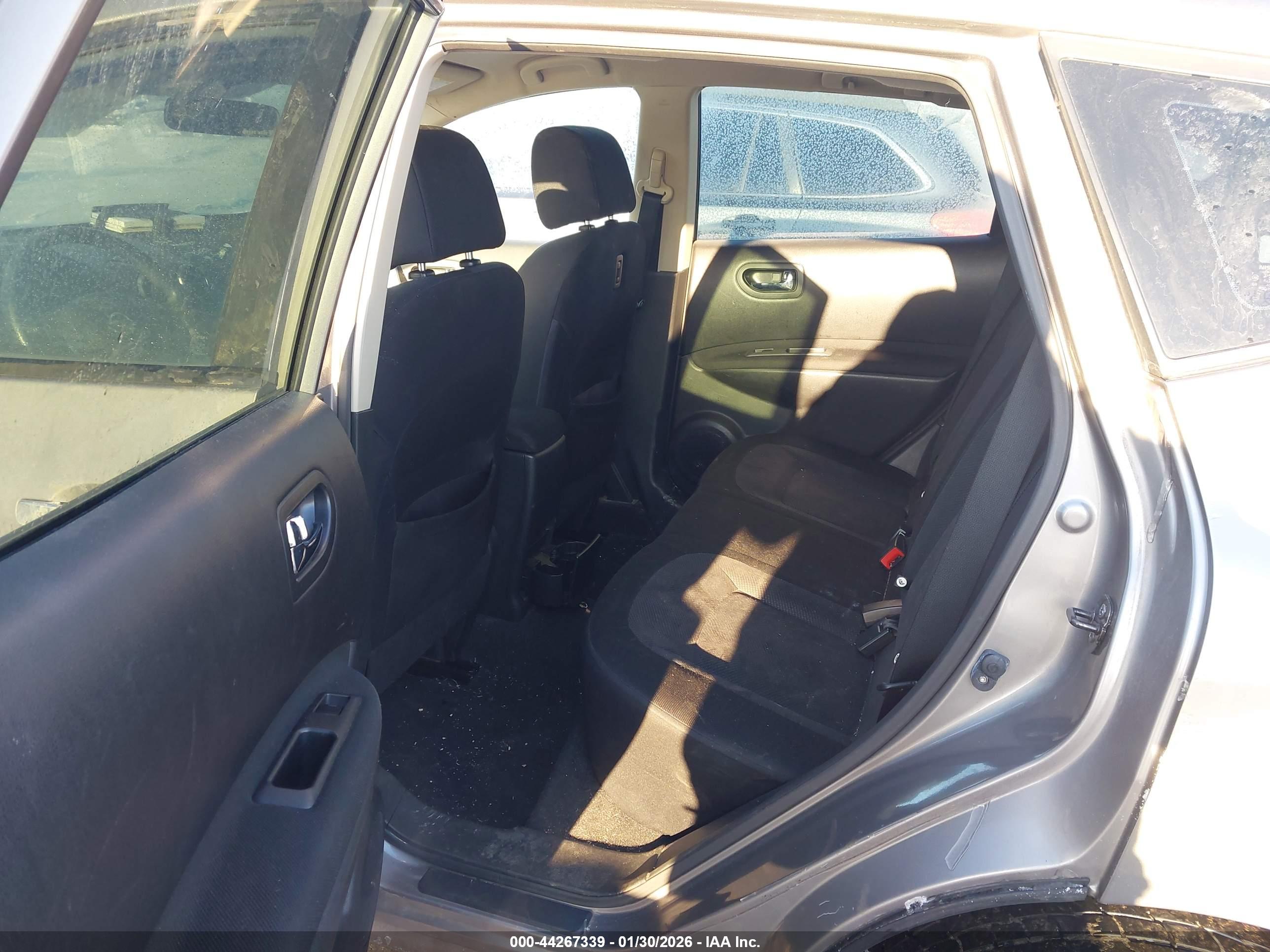 NISSAN ROGUE image 8