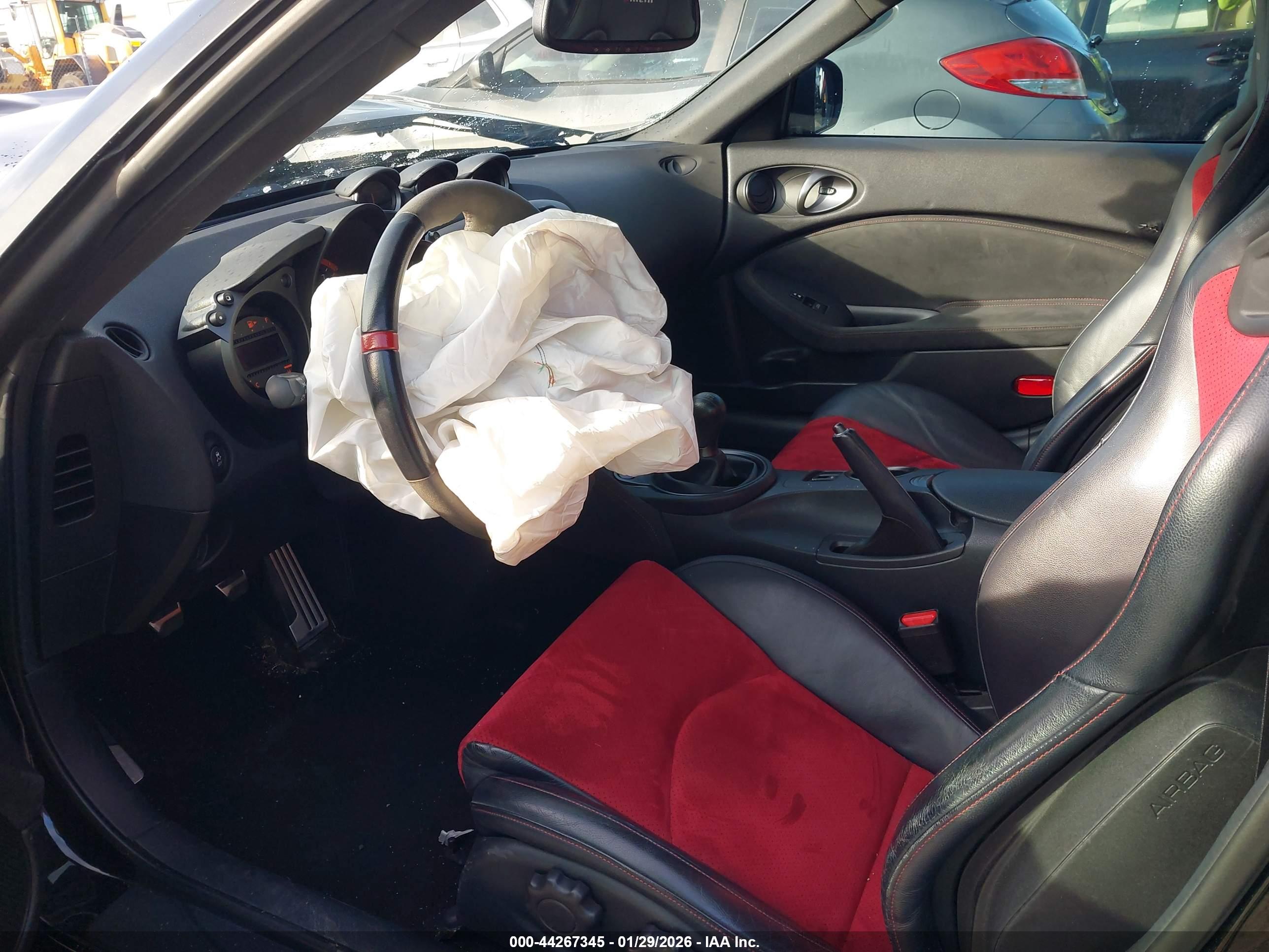 NISSAN 370Z image 8