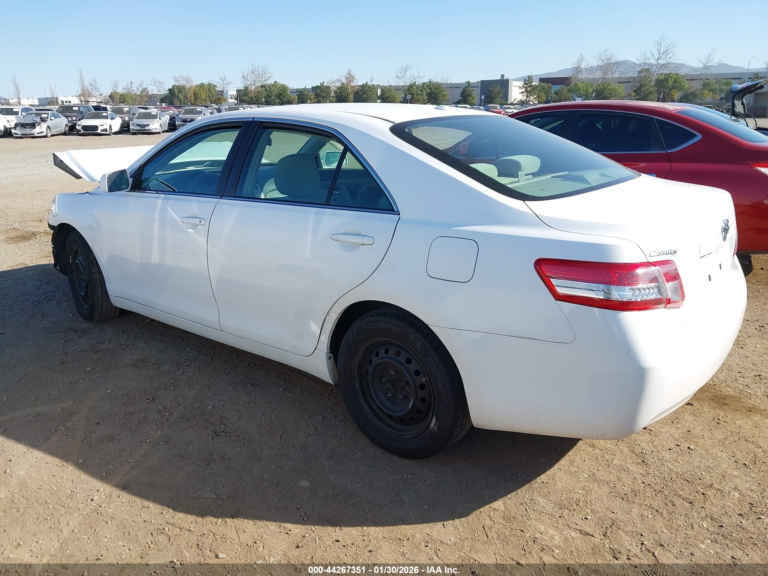 TOYOTA CAMRY image 3