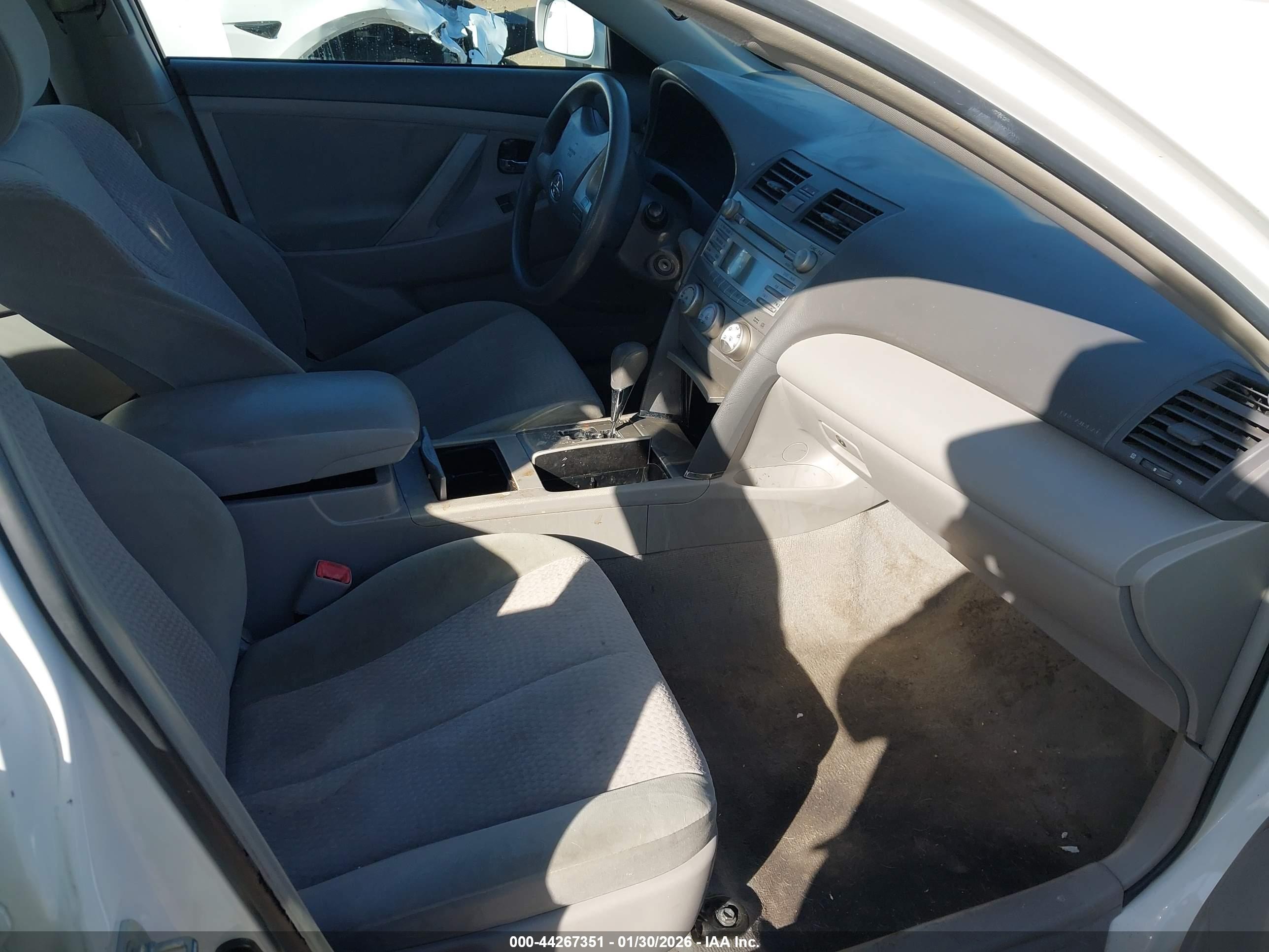 TOYOTA CAMRY image 5
