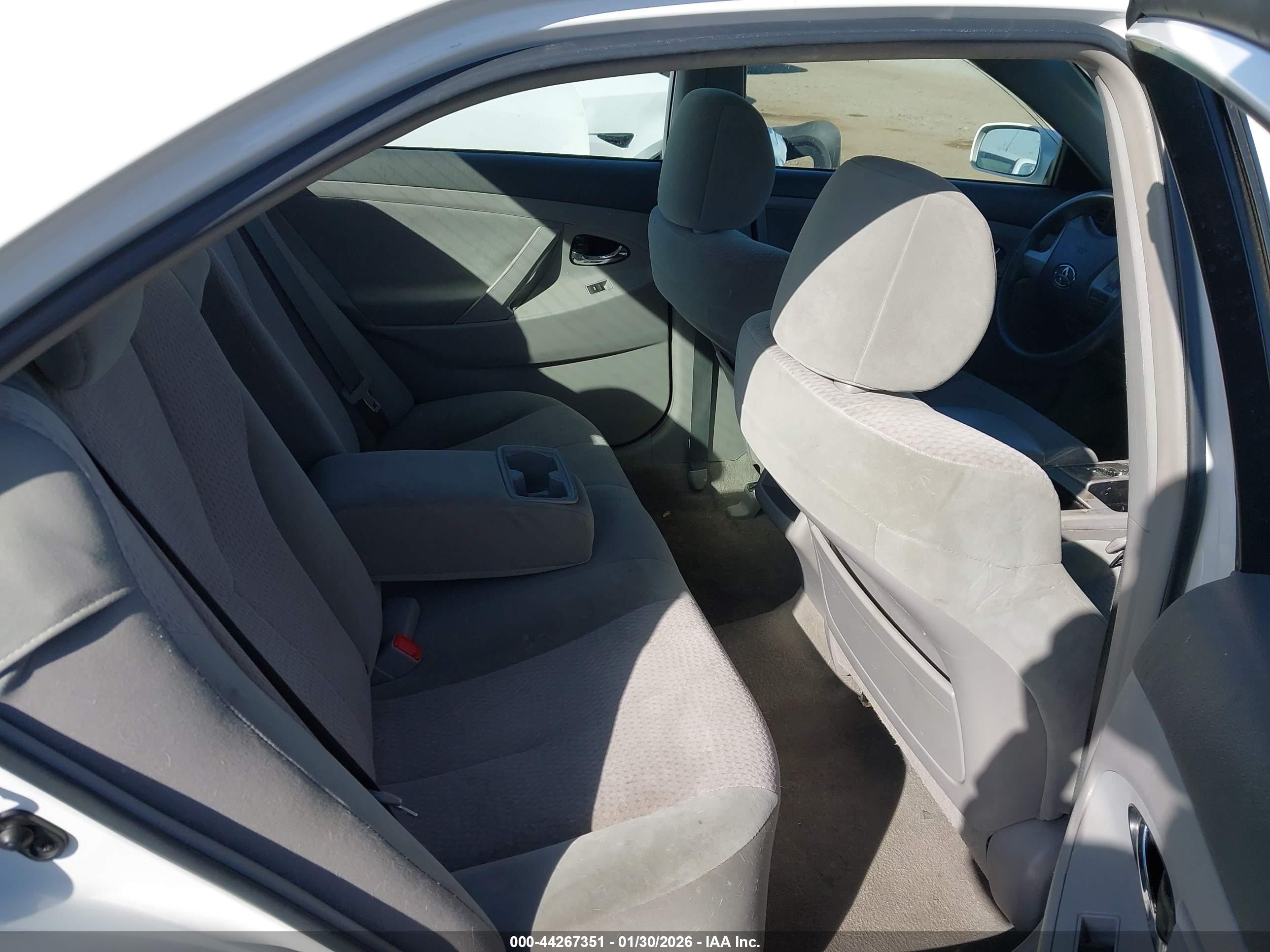 TOYOTA CAMRY image 8