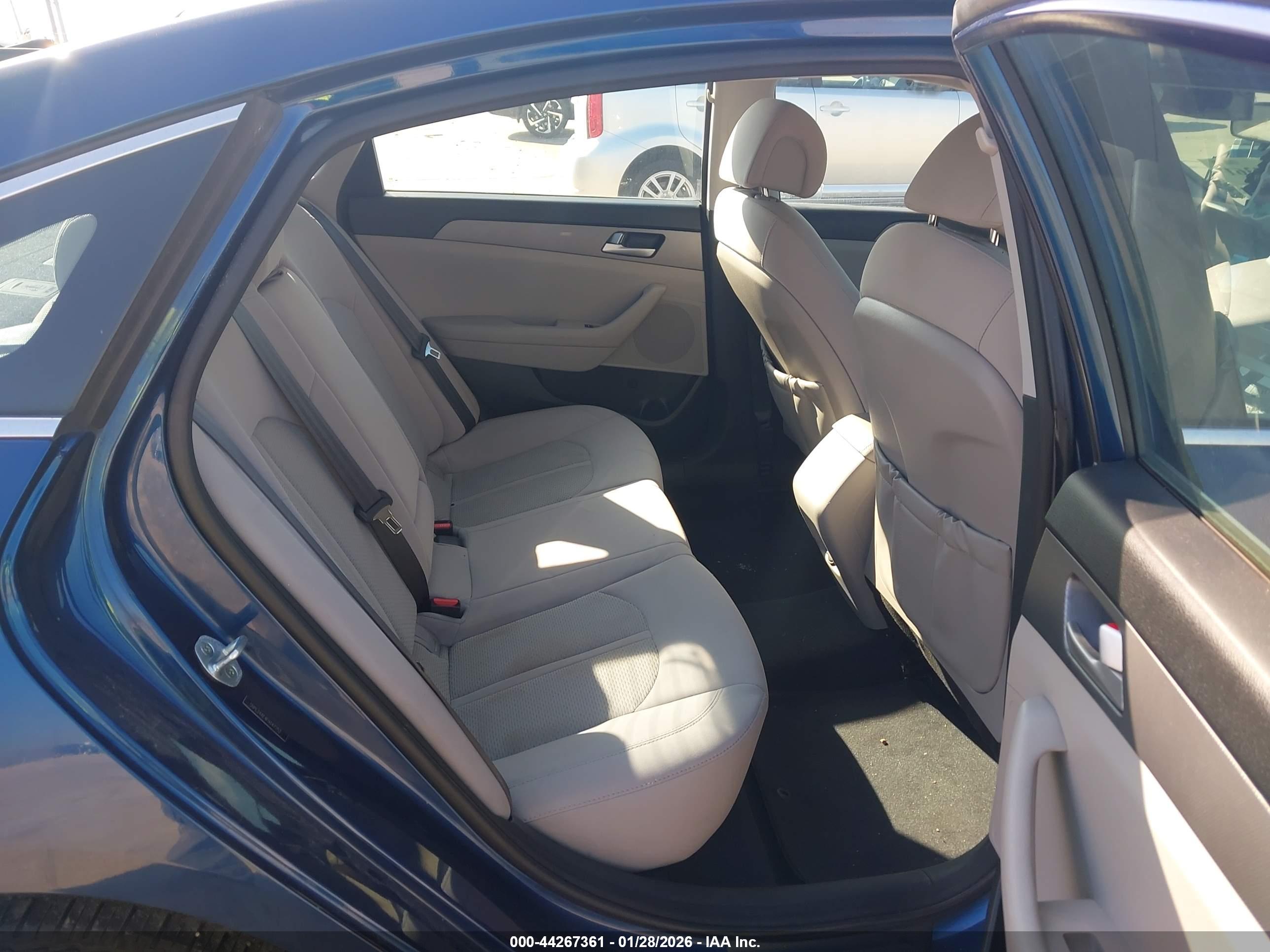 HYUNDAI SONATA image 8