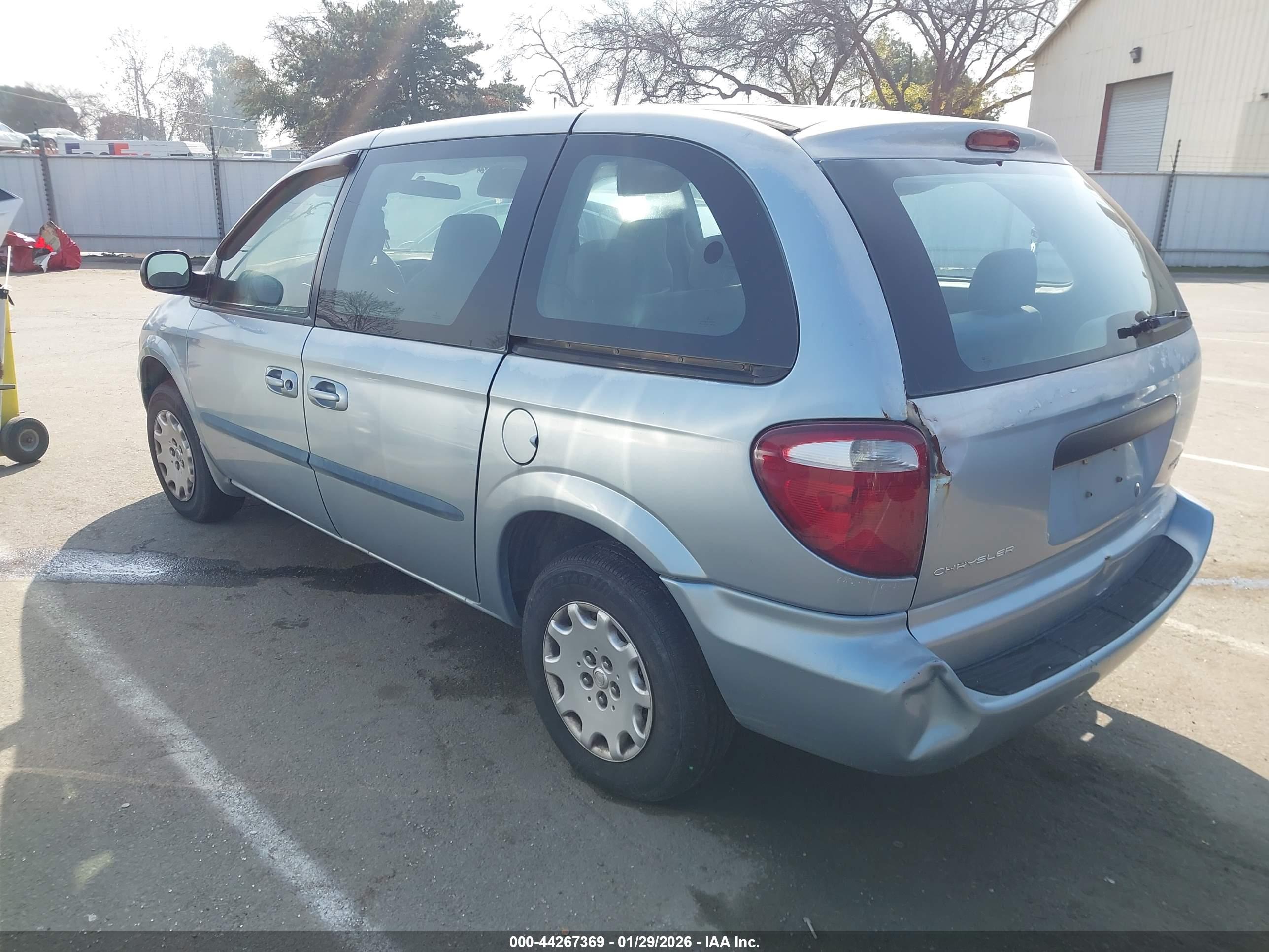 CHRYSLER VOYAGER image 3