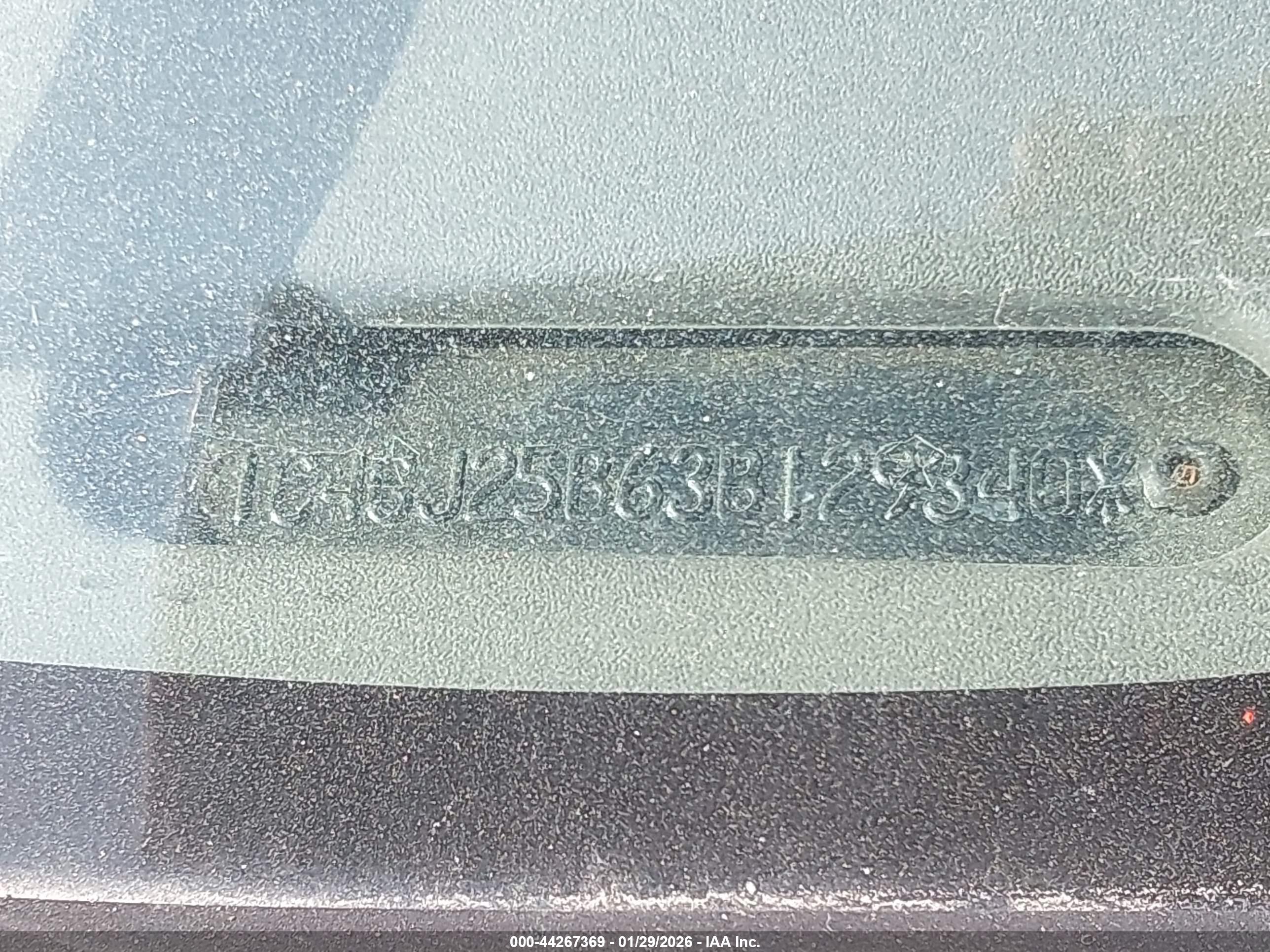 CHRYSLER VOYAGER image 9