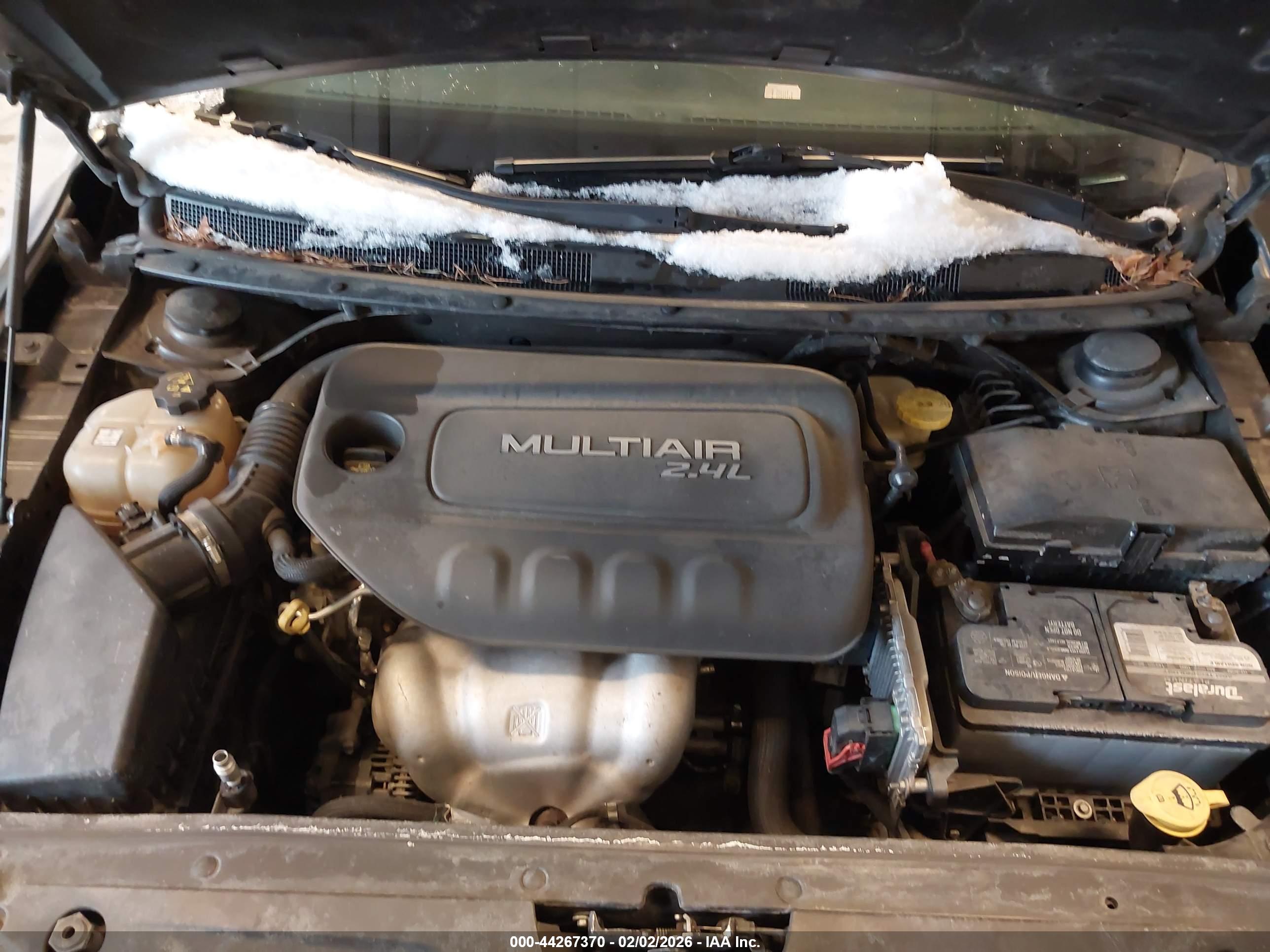 CHRYSLER 200 image 10
