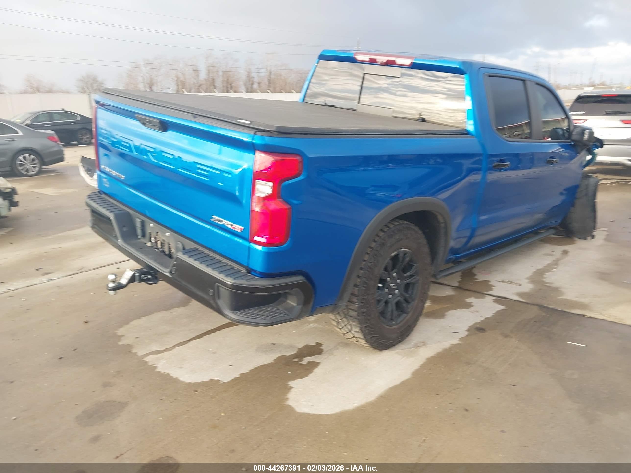 CHEVROLET SILVERADO image 4