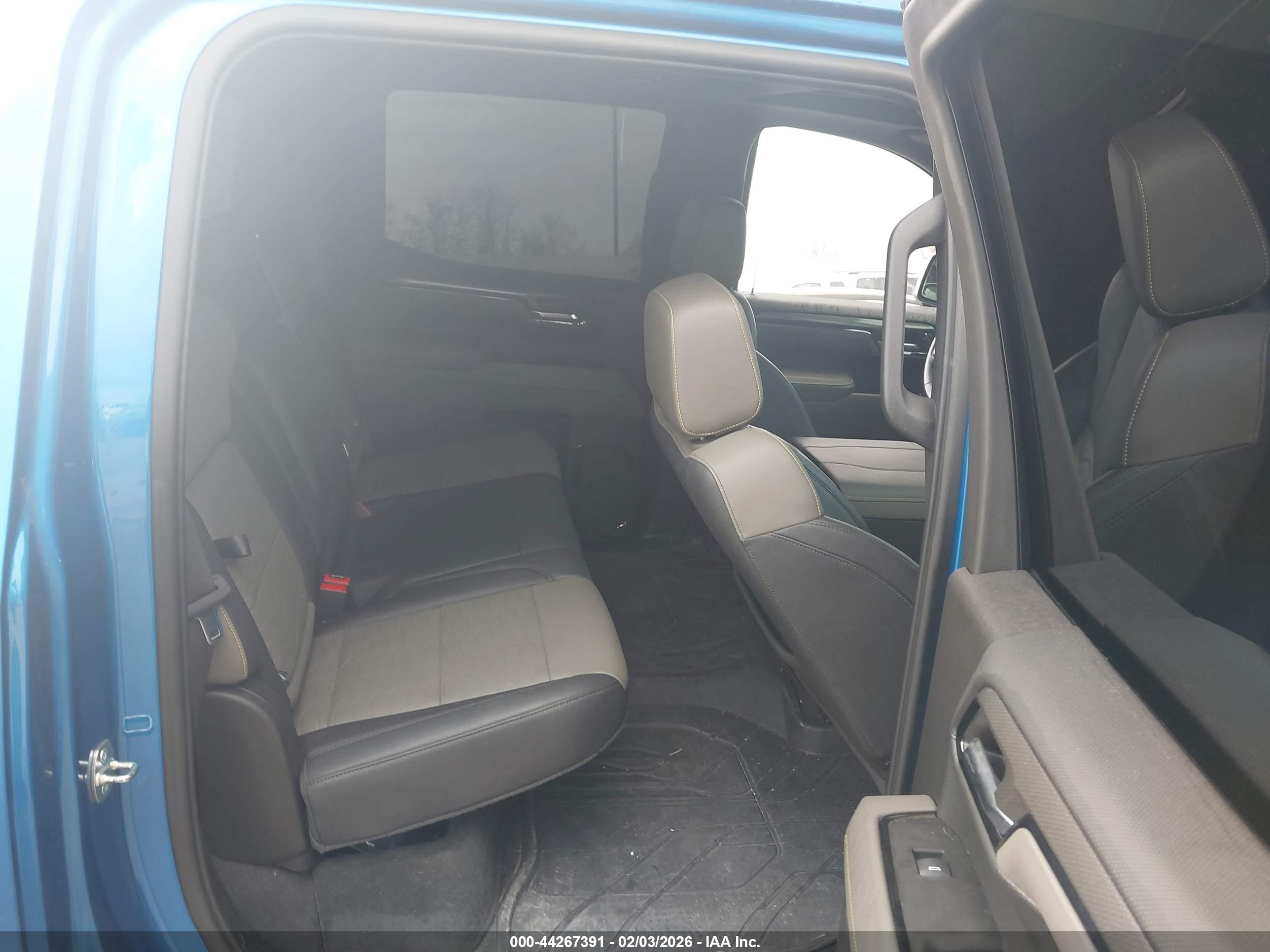 CHEVROLET SILVERADO image 8