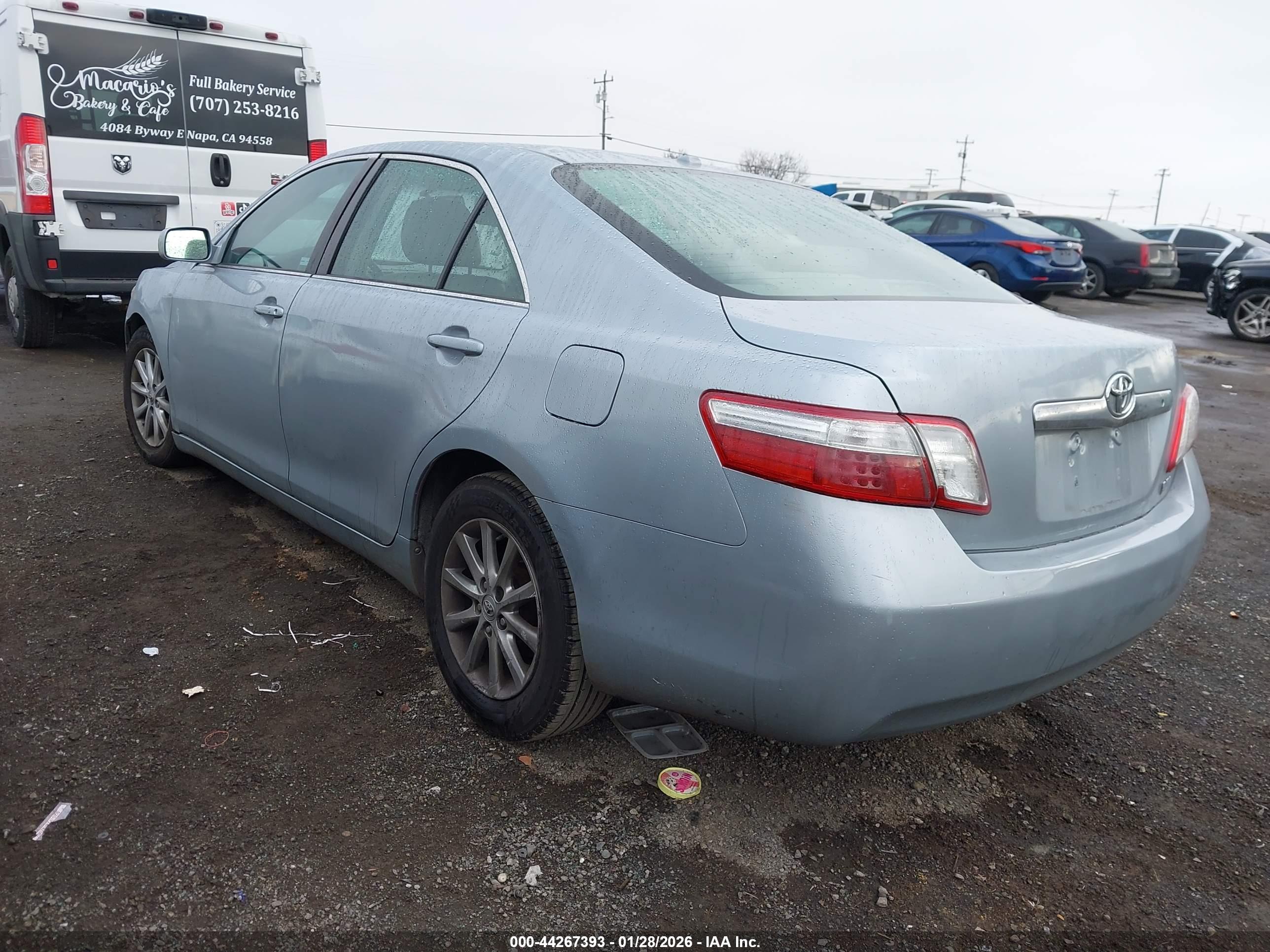 TOYOTA CAMRY image 3