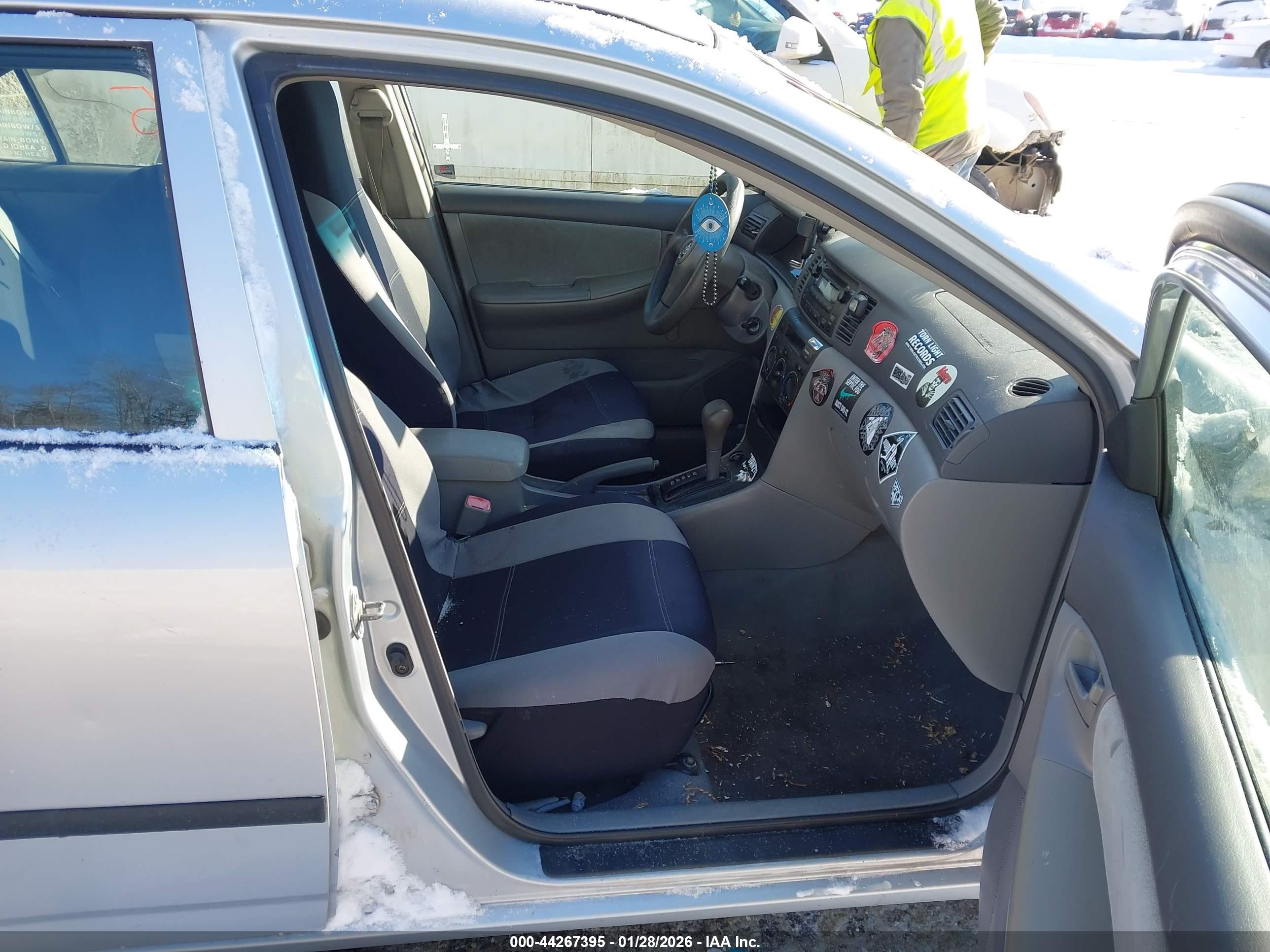 TOYOTA COROLLA image 5