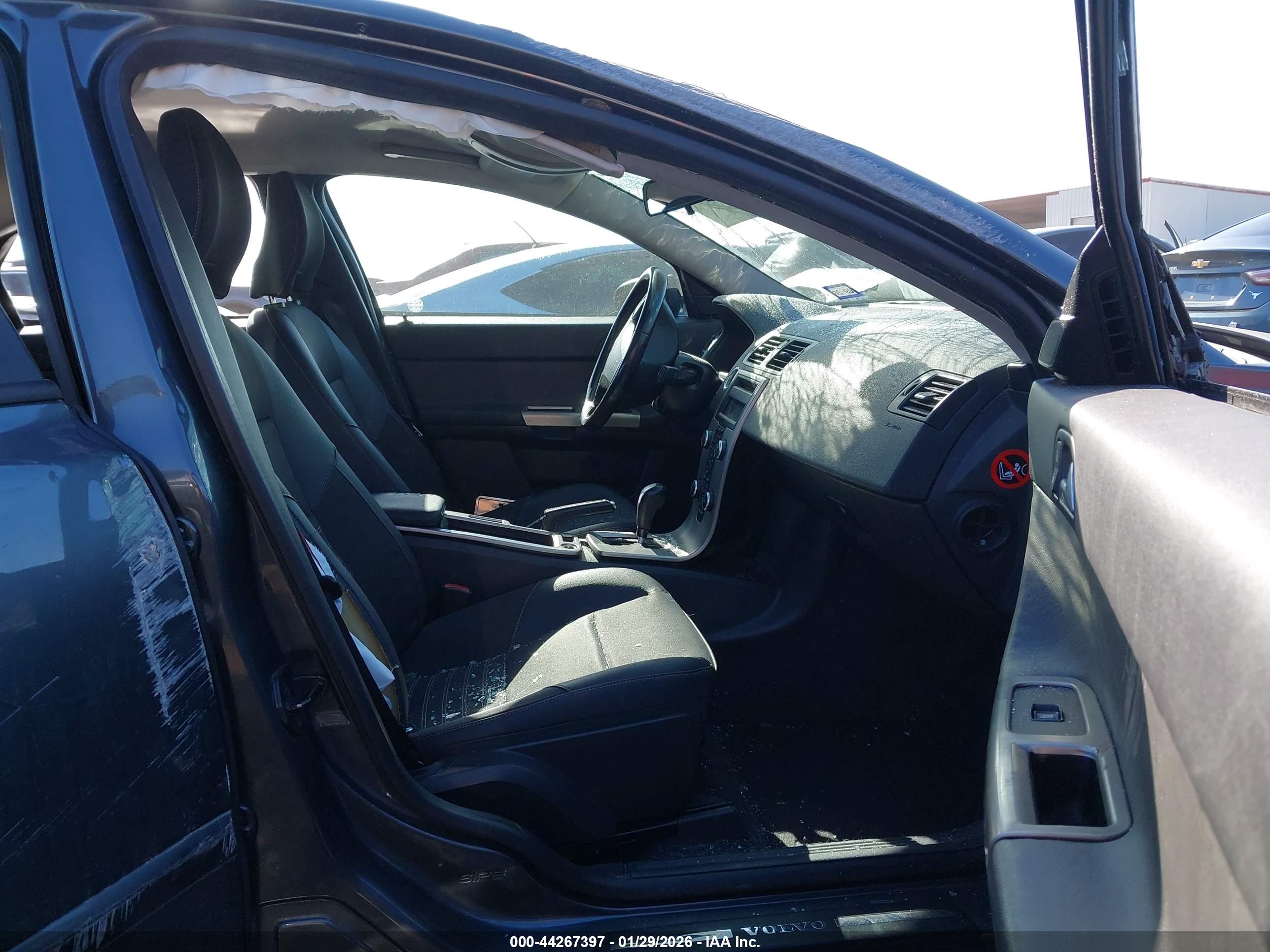 VOLVO S40 image 5