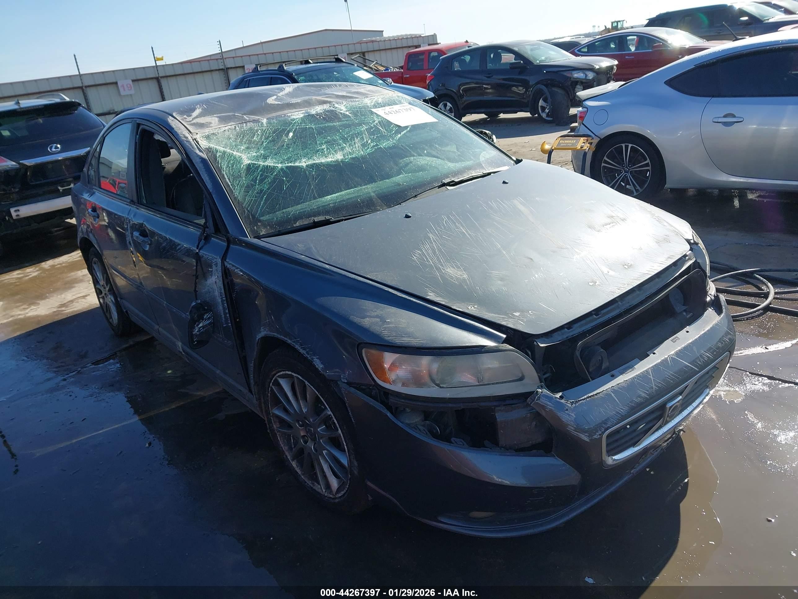 VOLVO S40 image 6