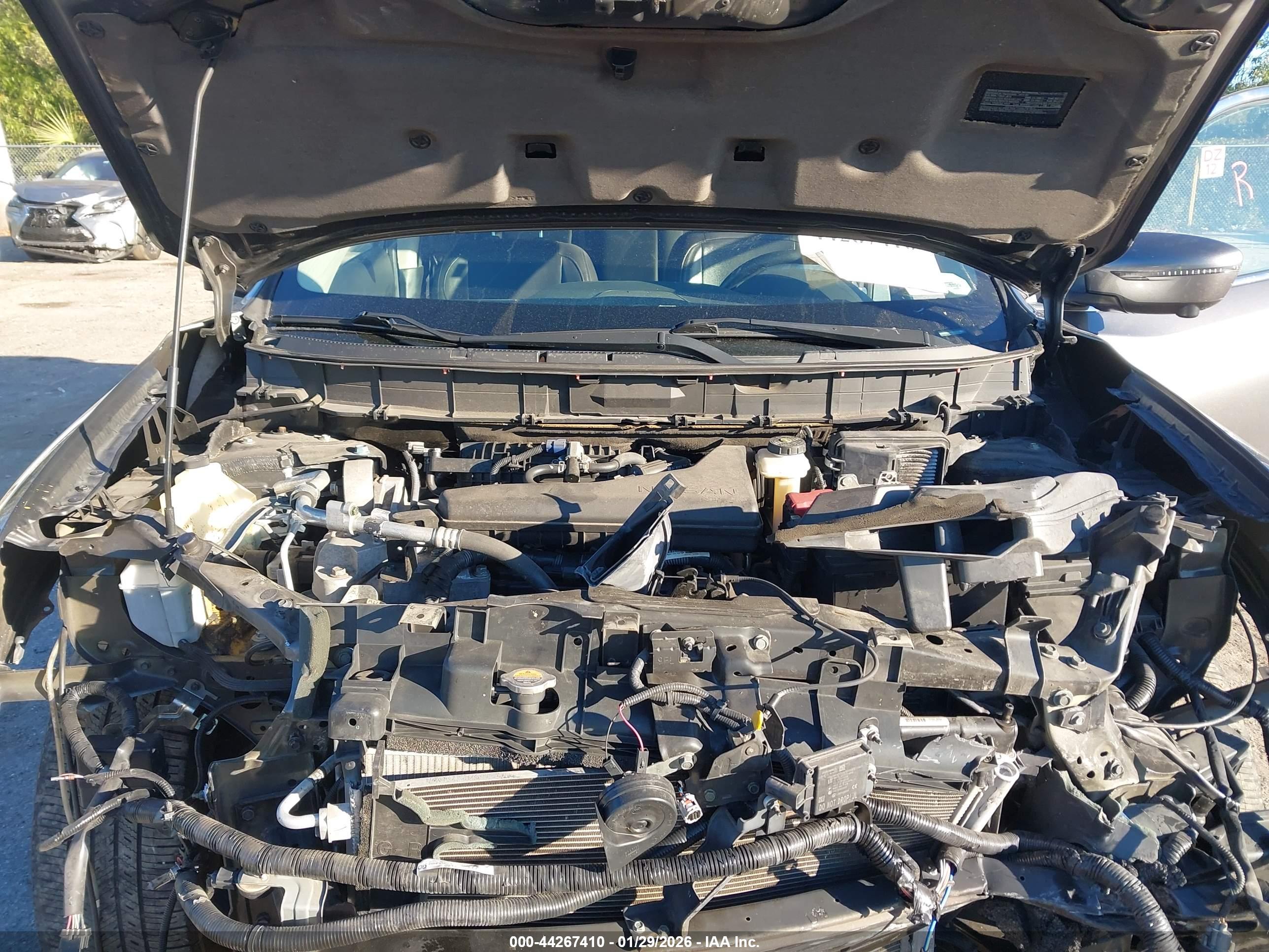 NISSAN ROGUE image 10
